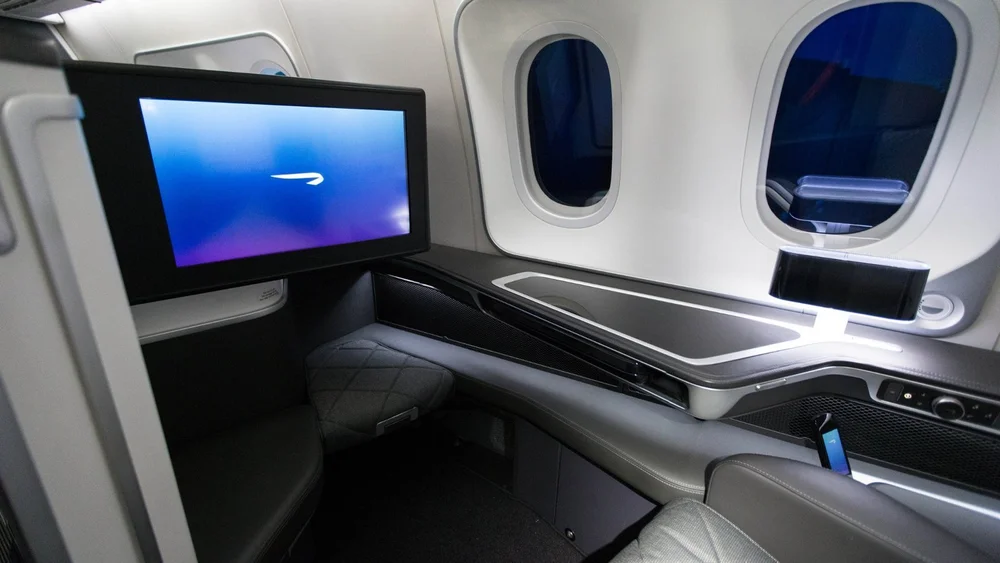 british-airways-787-suite-window-view-1600x900.jpg