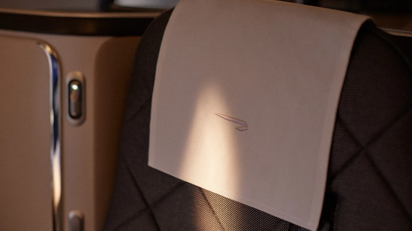 british-airways-first-seat-detail-1600x900.jpg