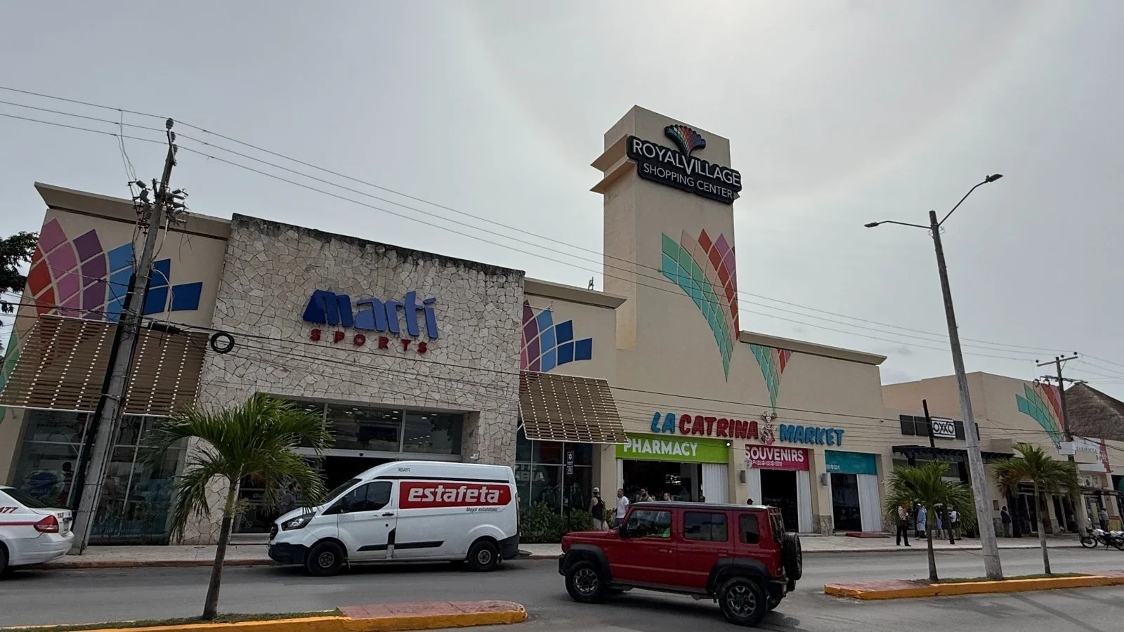 royal-village-shopping-centre-cozumel.jpg