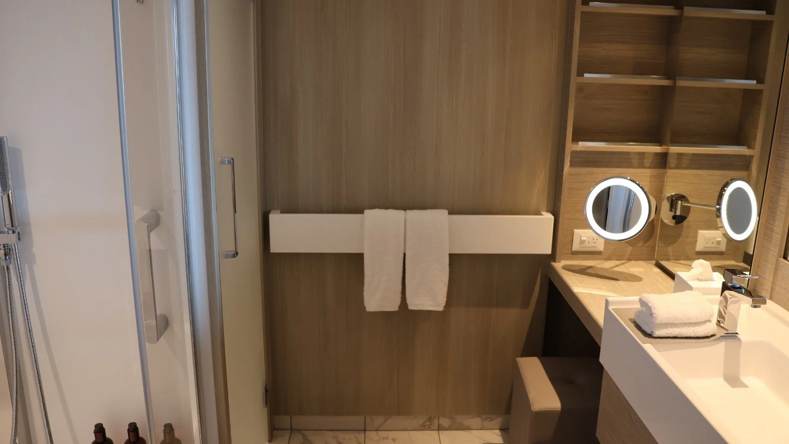 celebrity-xcel-sky-suite-bathroom-vanity-station.jpg