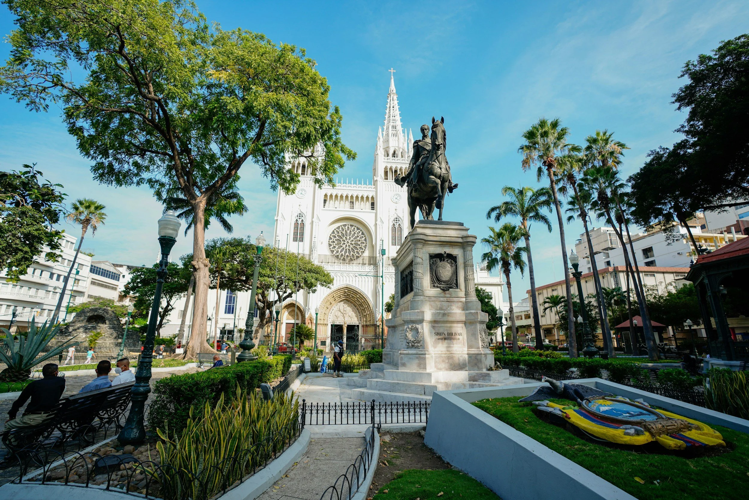 The Metropolitan Cathedral of Guayaquil and Simón Bolívar monument in Parque Centenario, Guayaquil, Ecuador, photographed during a luxury Ecuador itinerary.