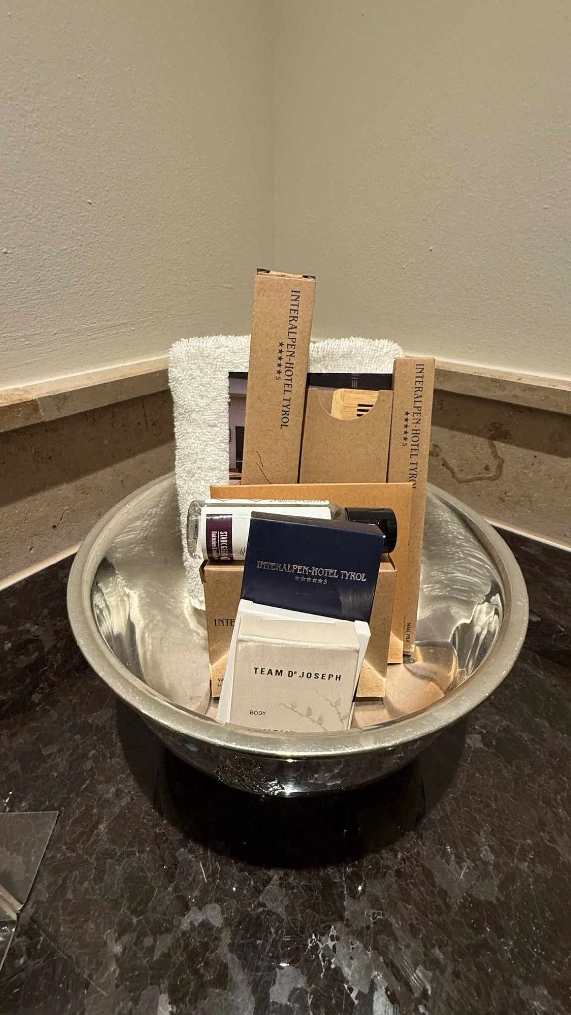 interalpen-hotel-tyrol-bathroom-amenities-detail.jpg