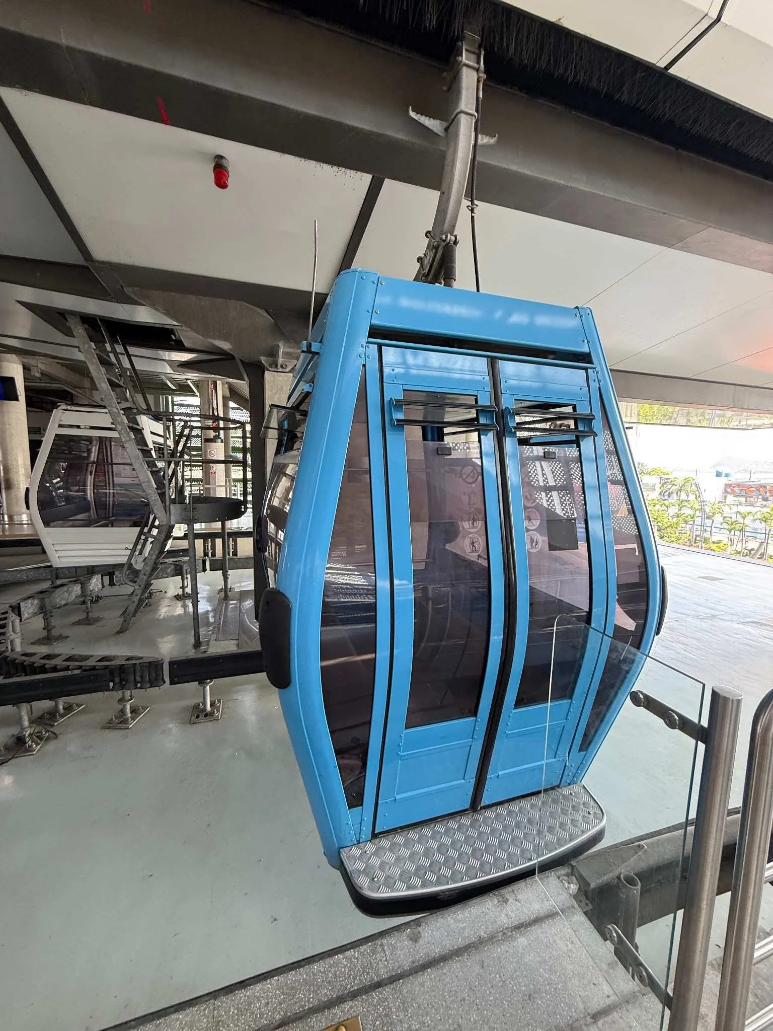 guayaquil-cable-car-aerovia-gondola-station.jpg