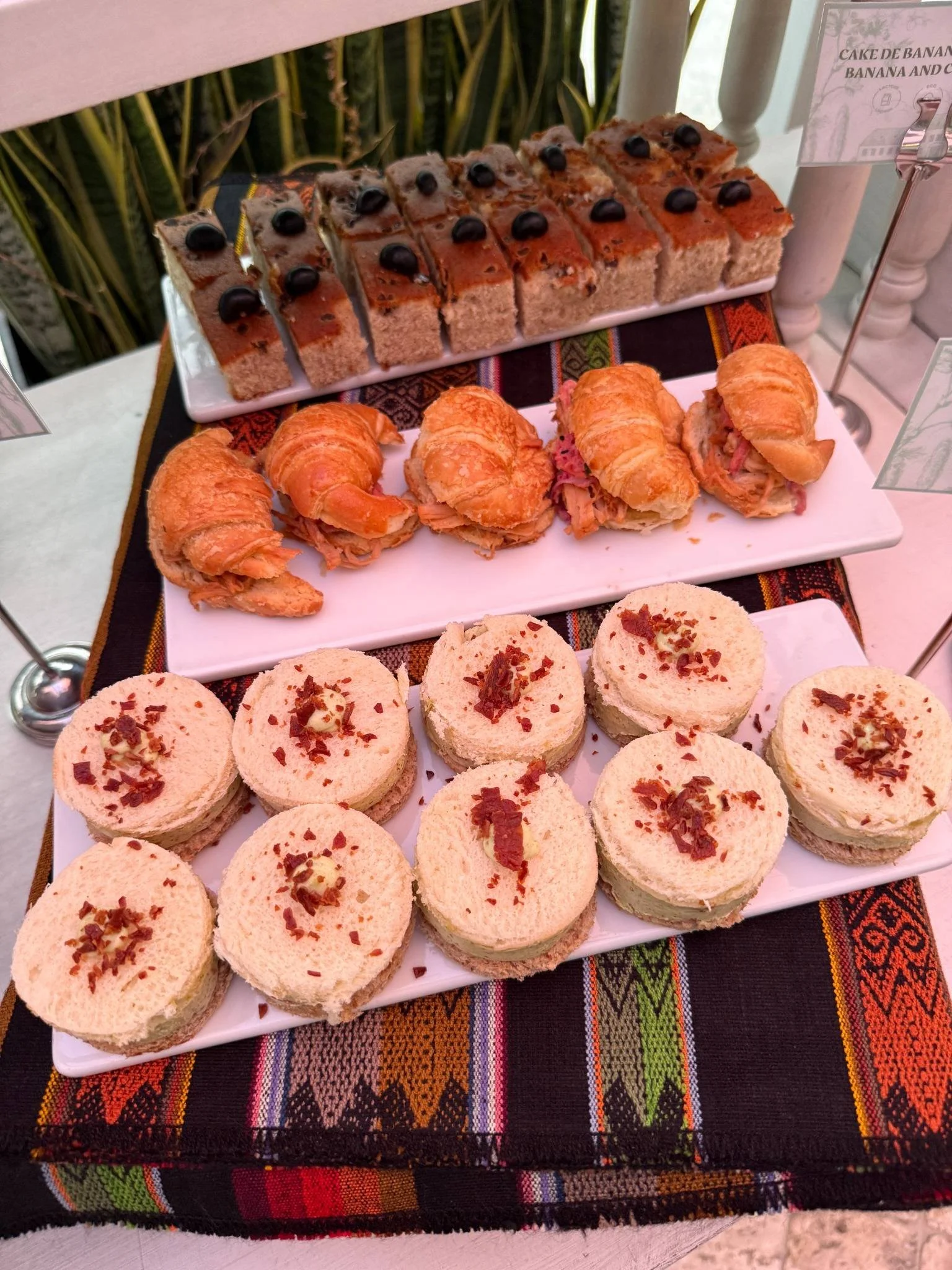hotel-del-parque-guayaquil-breakfast-pastries.jpg