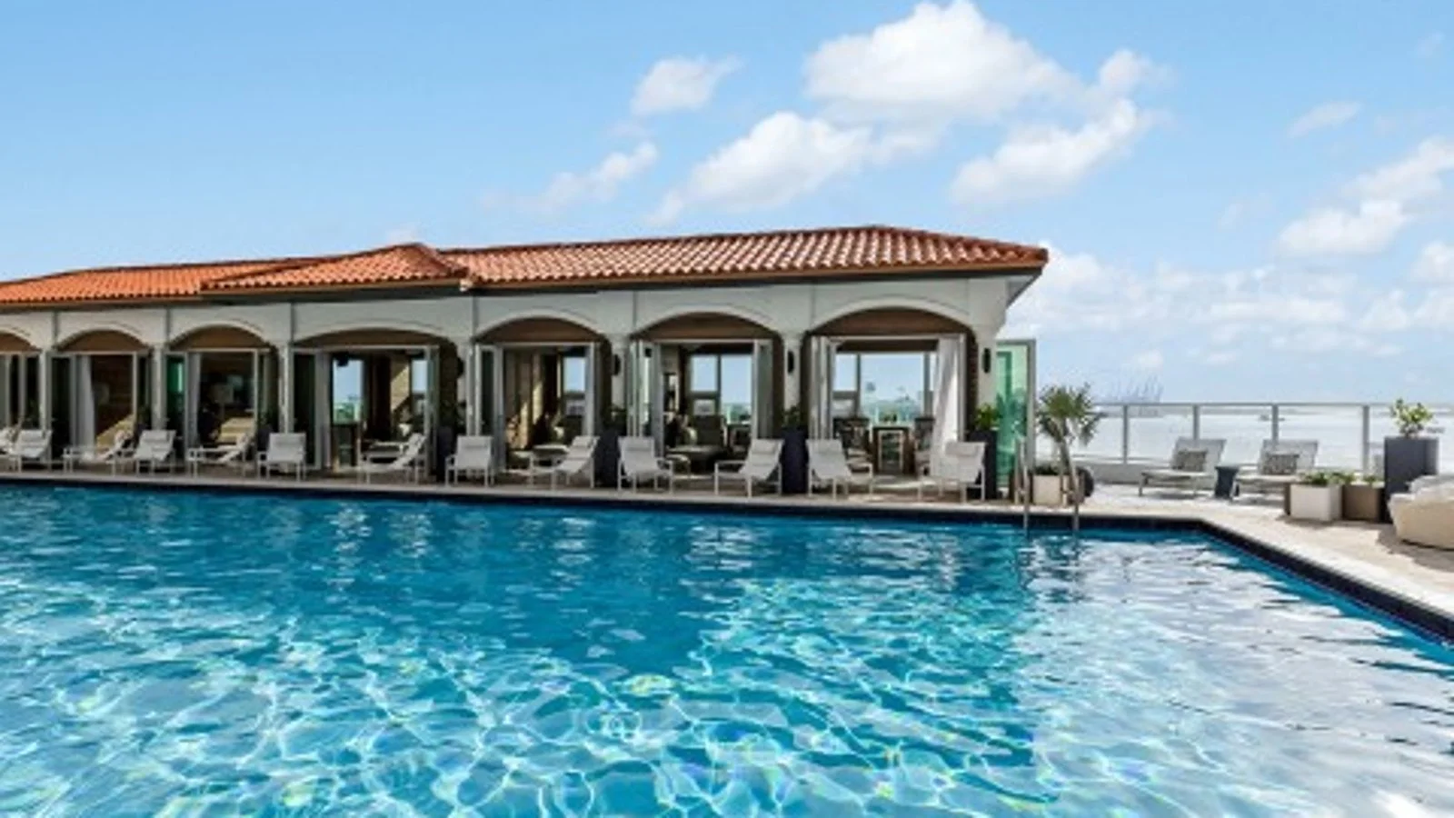 intercontinental-miami-pool-biscayne-bay.jpg