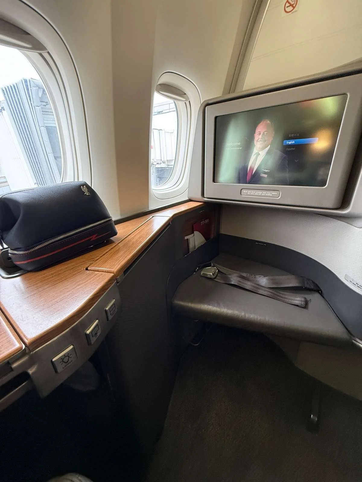 american-airlines-first-class-ife-screen-seat-console.jpg