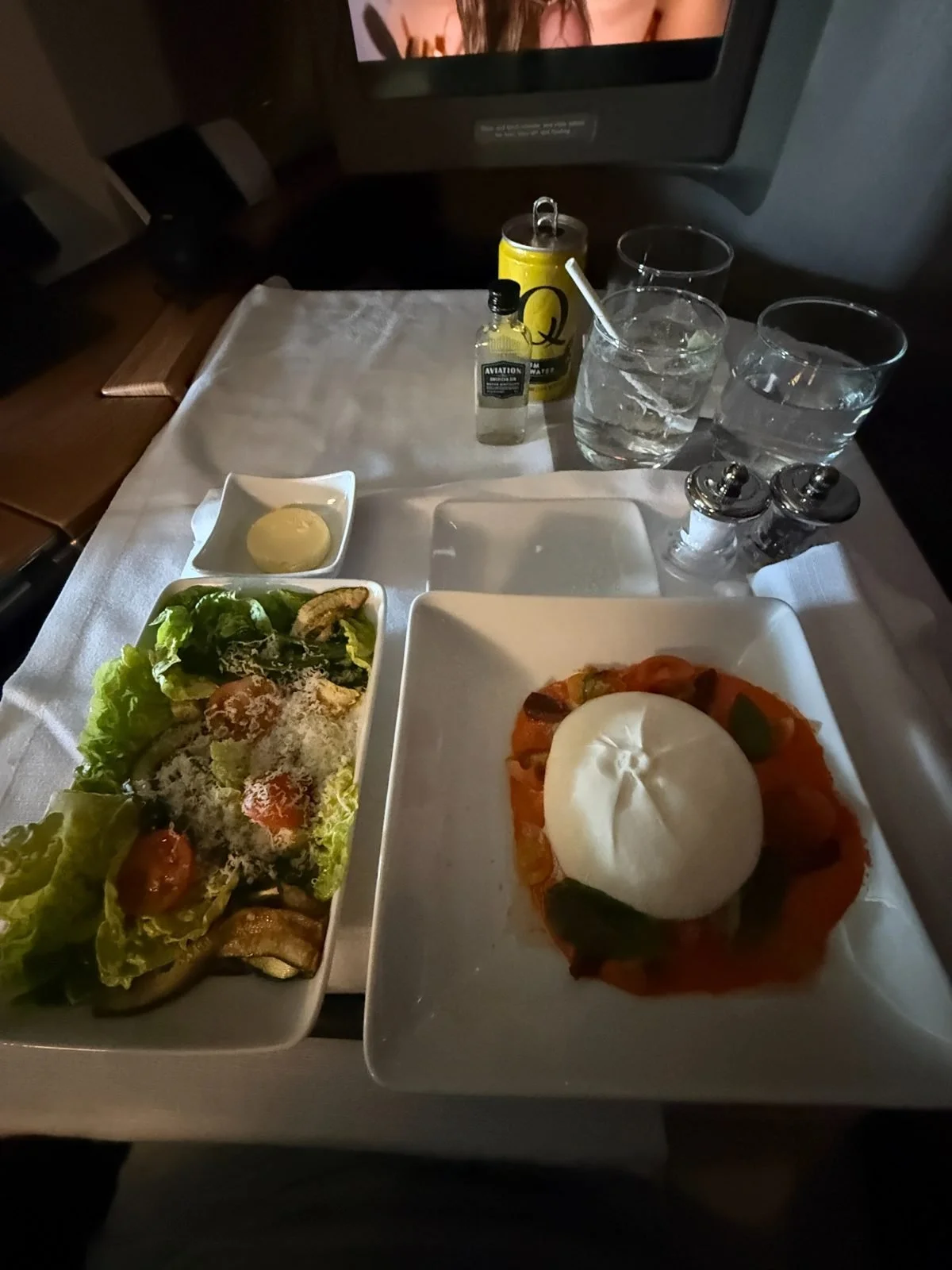 american-airlines-first-class-meal-service-burrata-777-300er-london-miami.jpg
