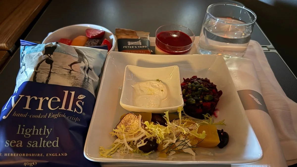 american-airlines-first-class-dessert-ice-cream-service.jpg