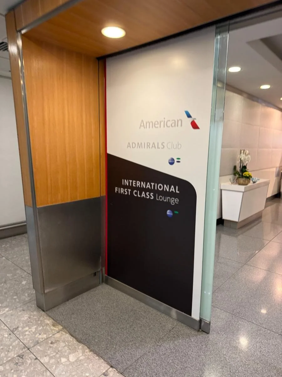 american-airlines-admirals-club-first-class-entrance.jpg