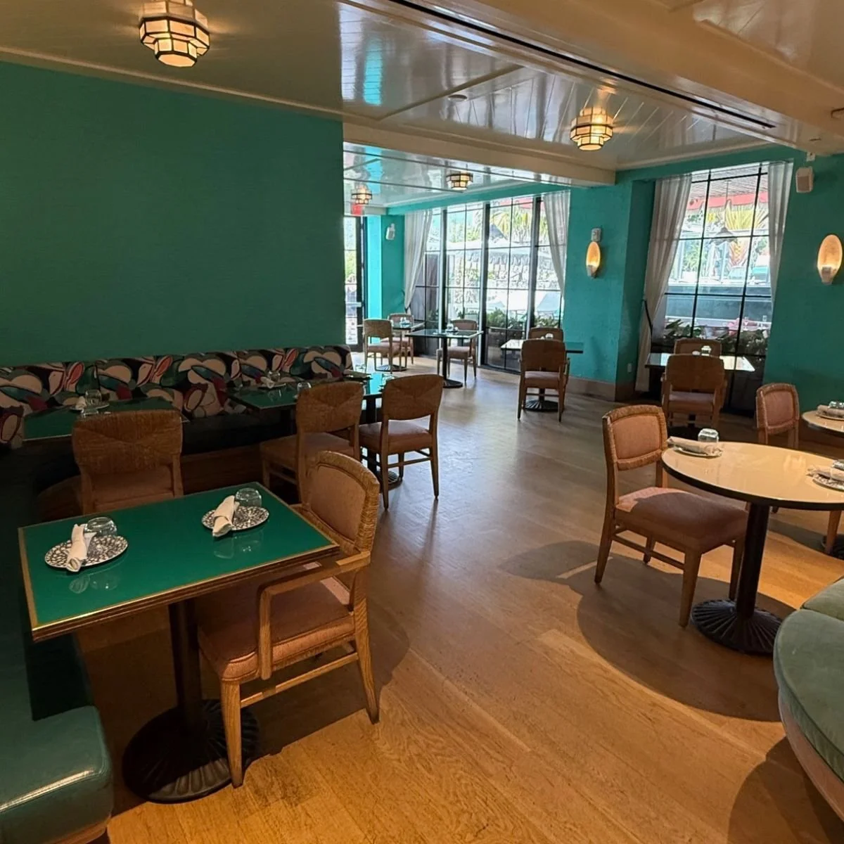 goodtime-hotel-miami-restaurant-seating.jpg