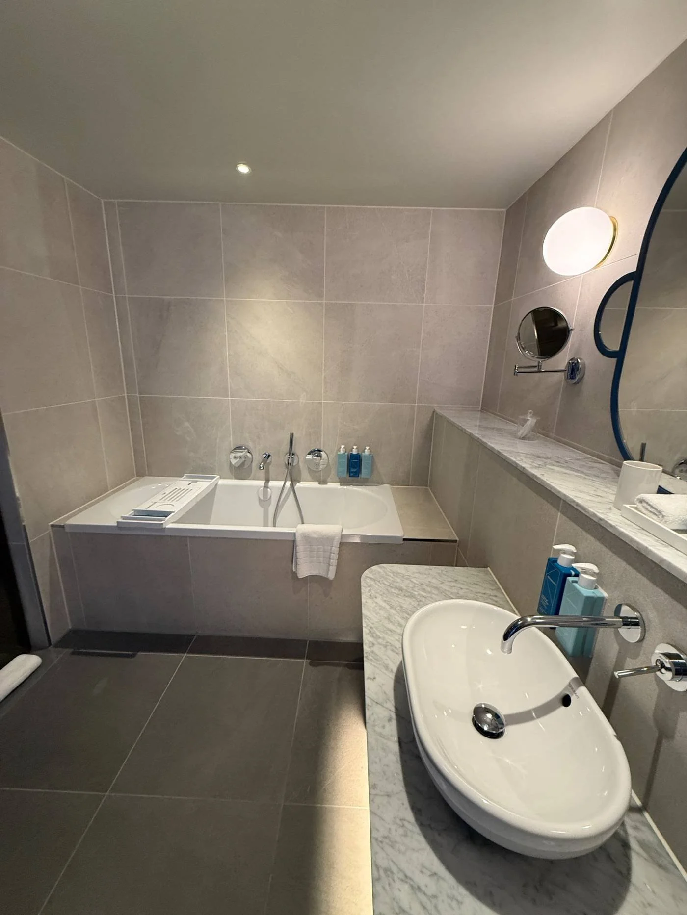 artotel-battersea-bathroom-suite.jpg