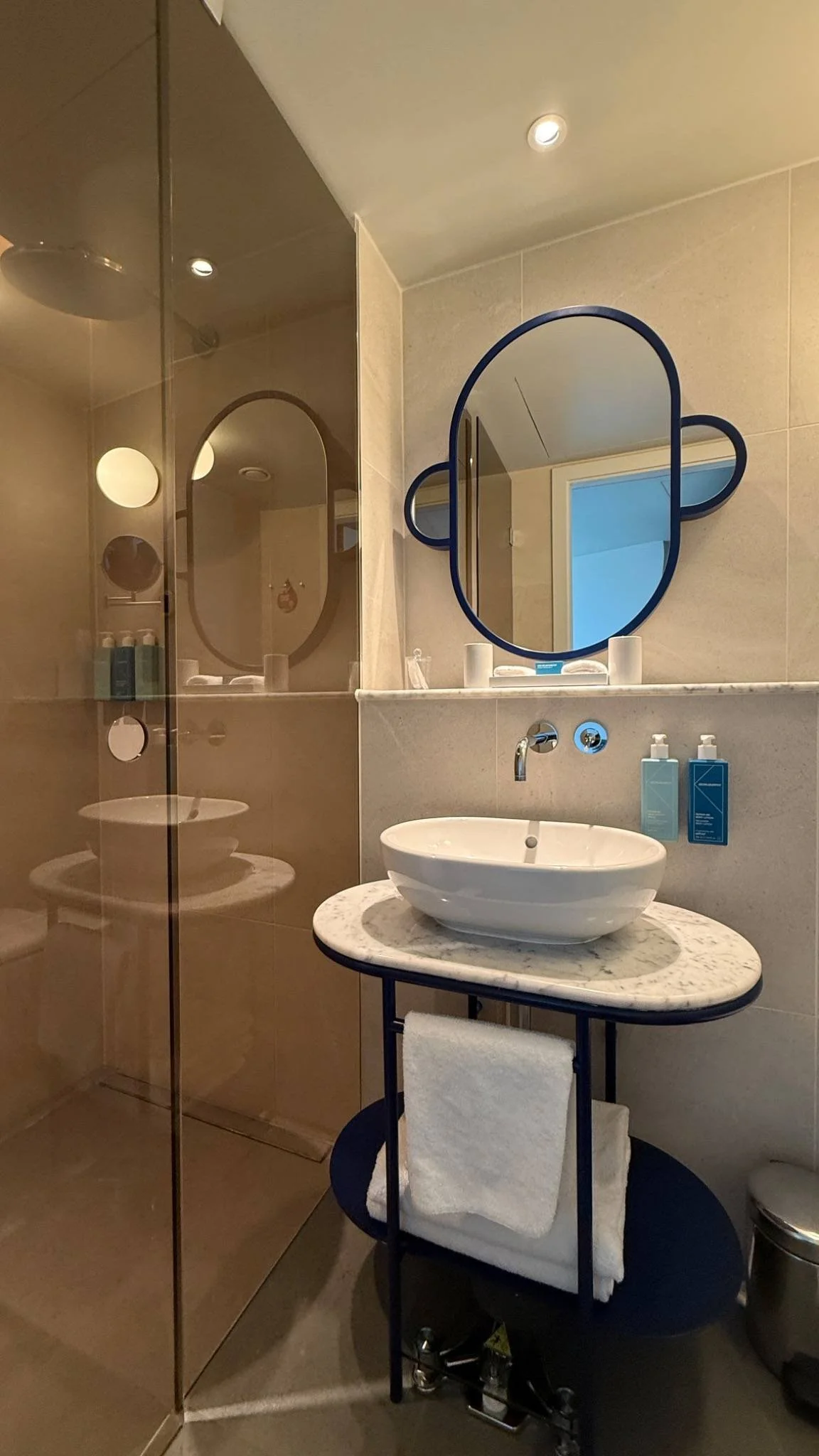 artotel-battersea-bathroom-shower.jpg