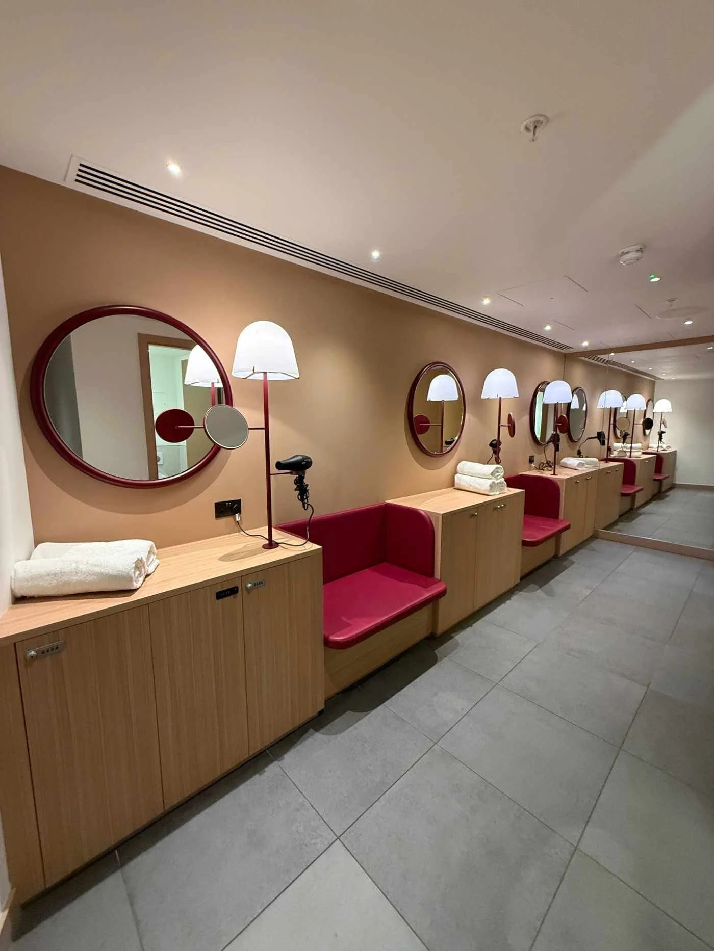 artotel-spa-changing-area.jpg