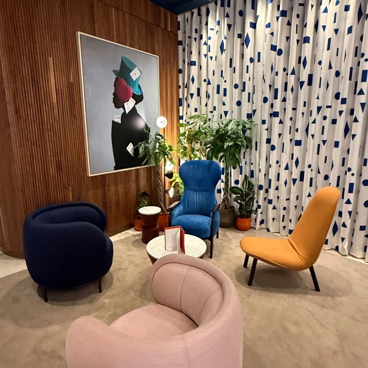 artotel-battersea-lounge-seating.jpg