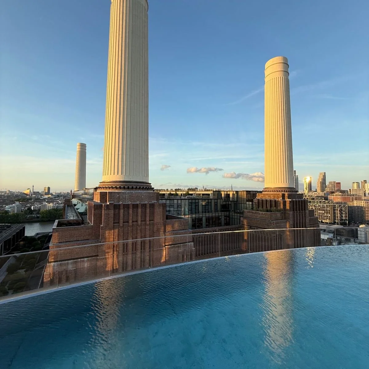 artotel-battersea-infinity-pool-battersea-power-station.jpg