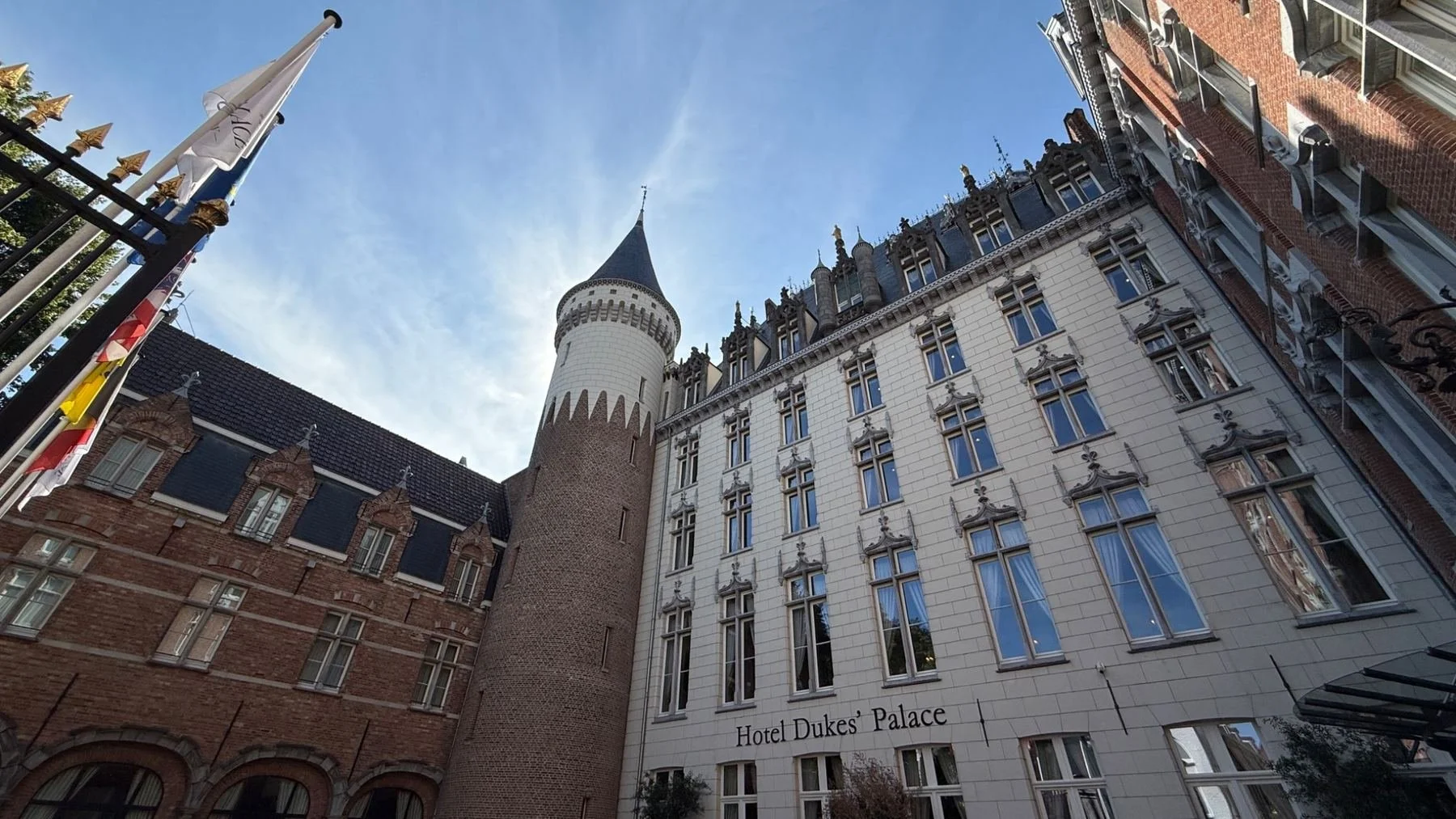 hotel-dukes-palace-bruges-courtyard.jpg