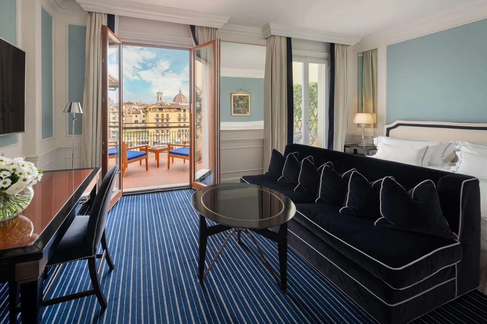 hotel-lungarno-florence-river-view-suite.jpg