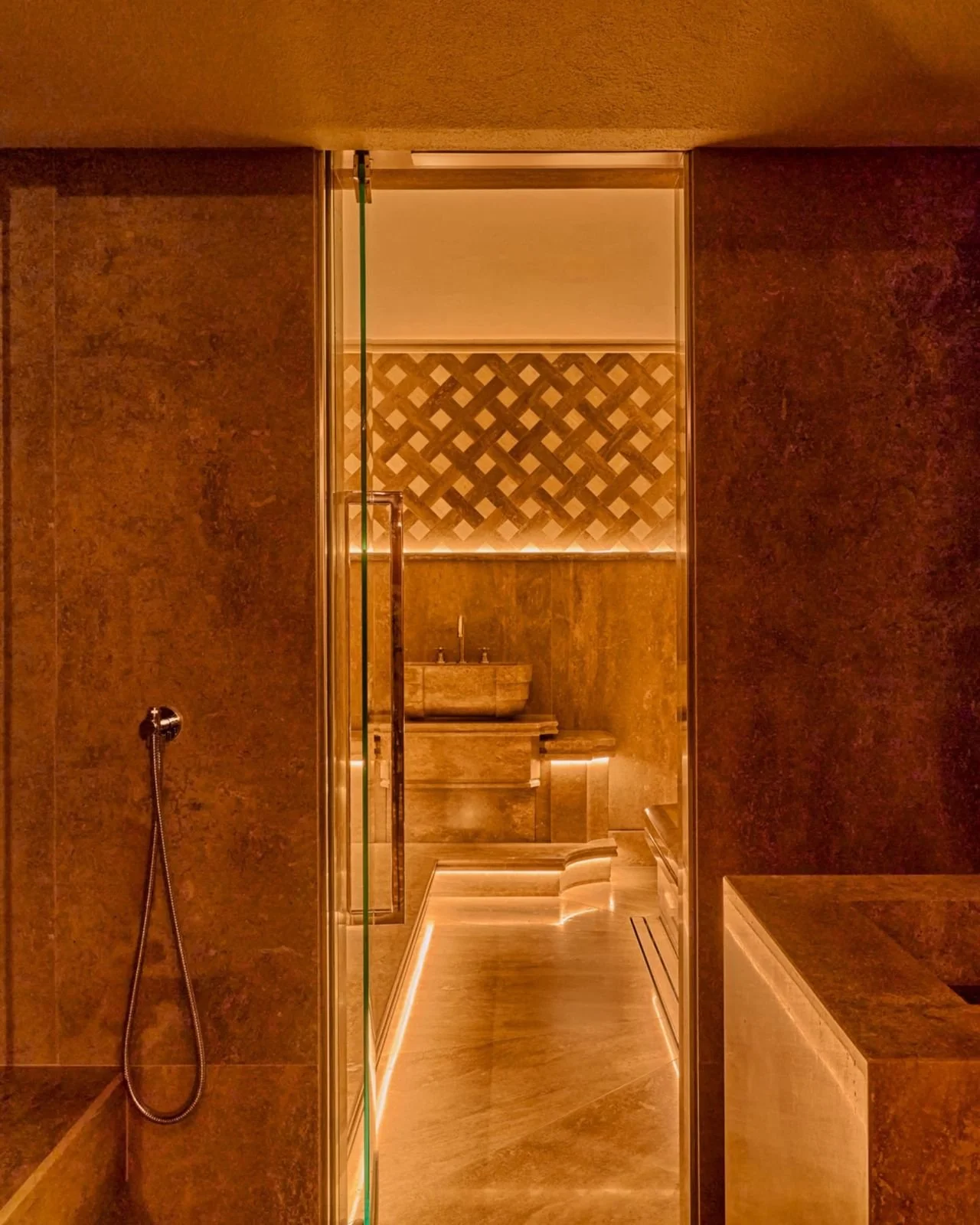 orient-express-la-minerva-rome-spa-treatment-area.jpg