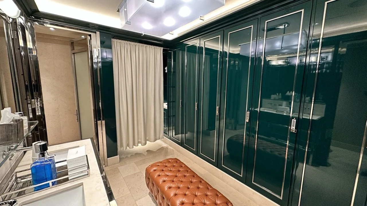 Beaumont Spa London Mens Changing