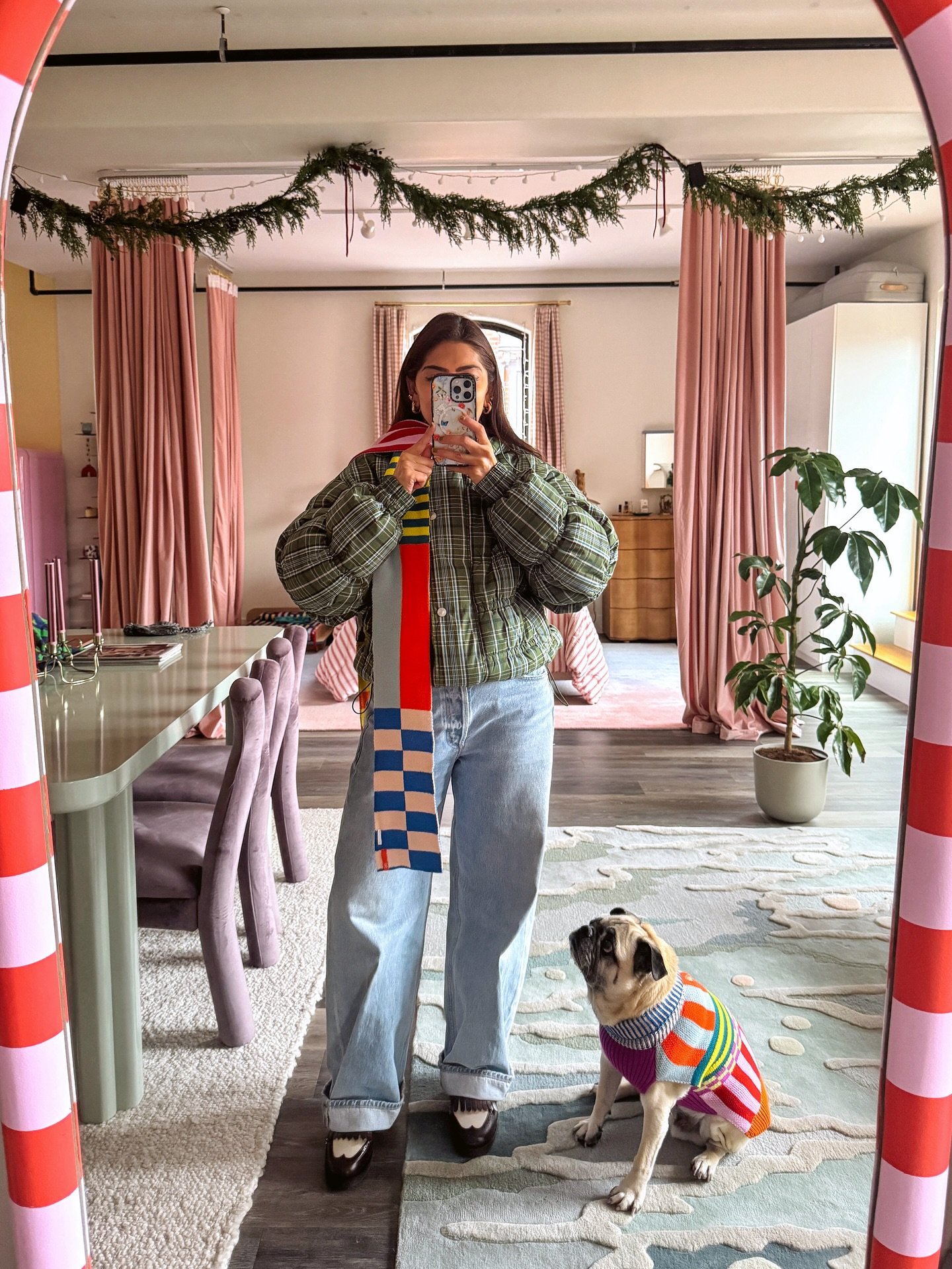 First holiday season in our new home ✨ kept my yearly tradition of starting the season rewatching The Holiday ;) 🎄