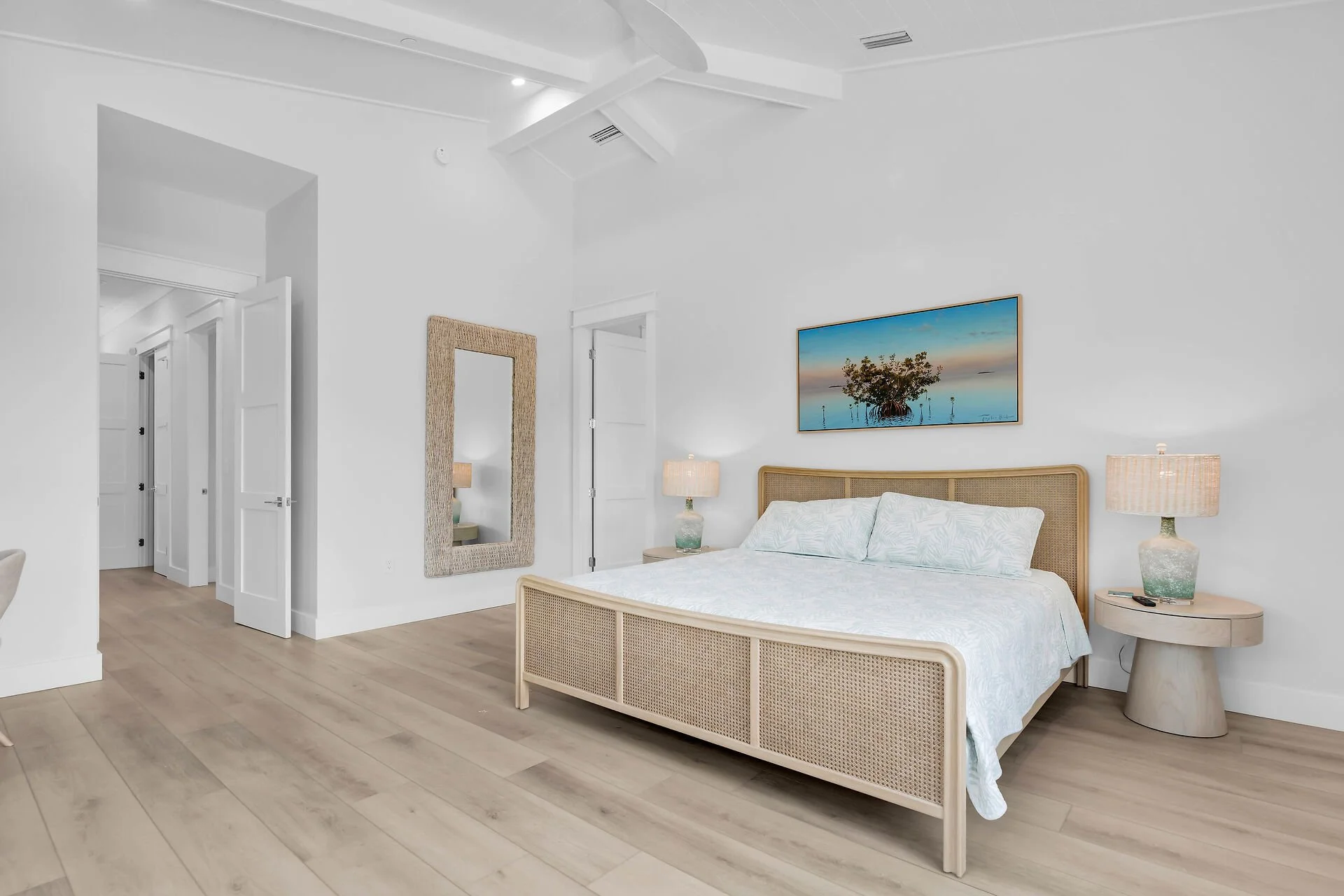 Master bedroom (second floor) - Kind bed