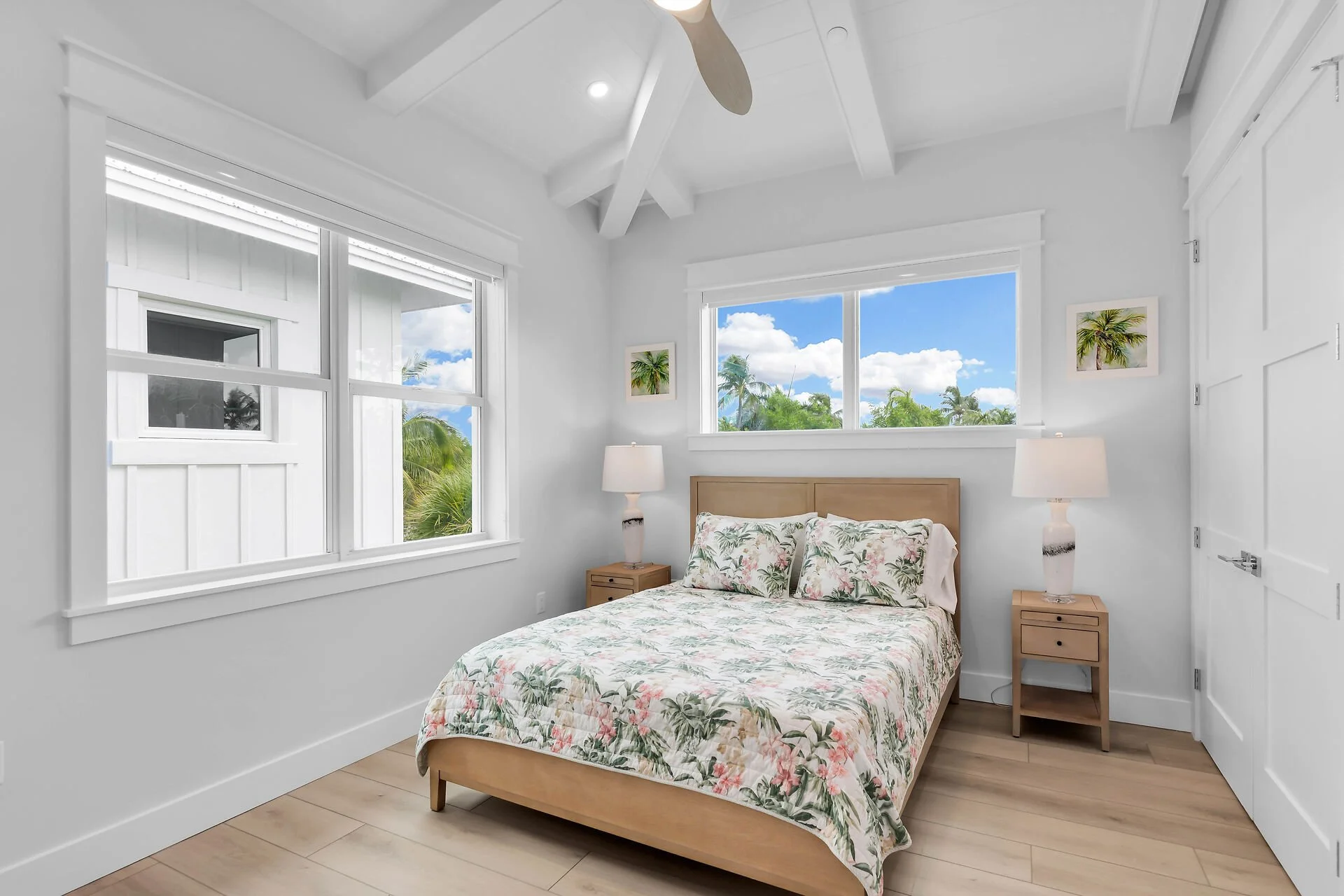 Bedroom 1 (second floor) - Queen bed