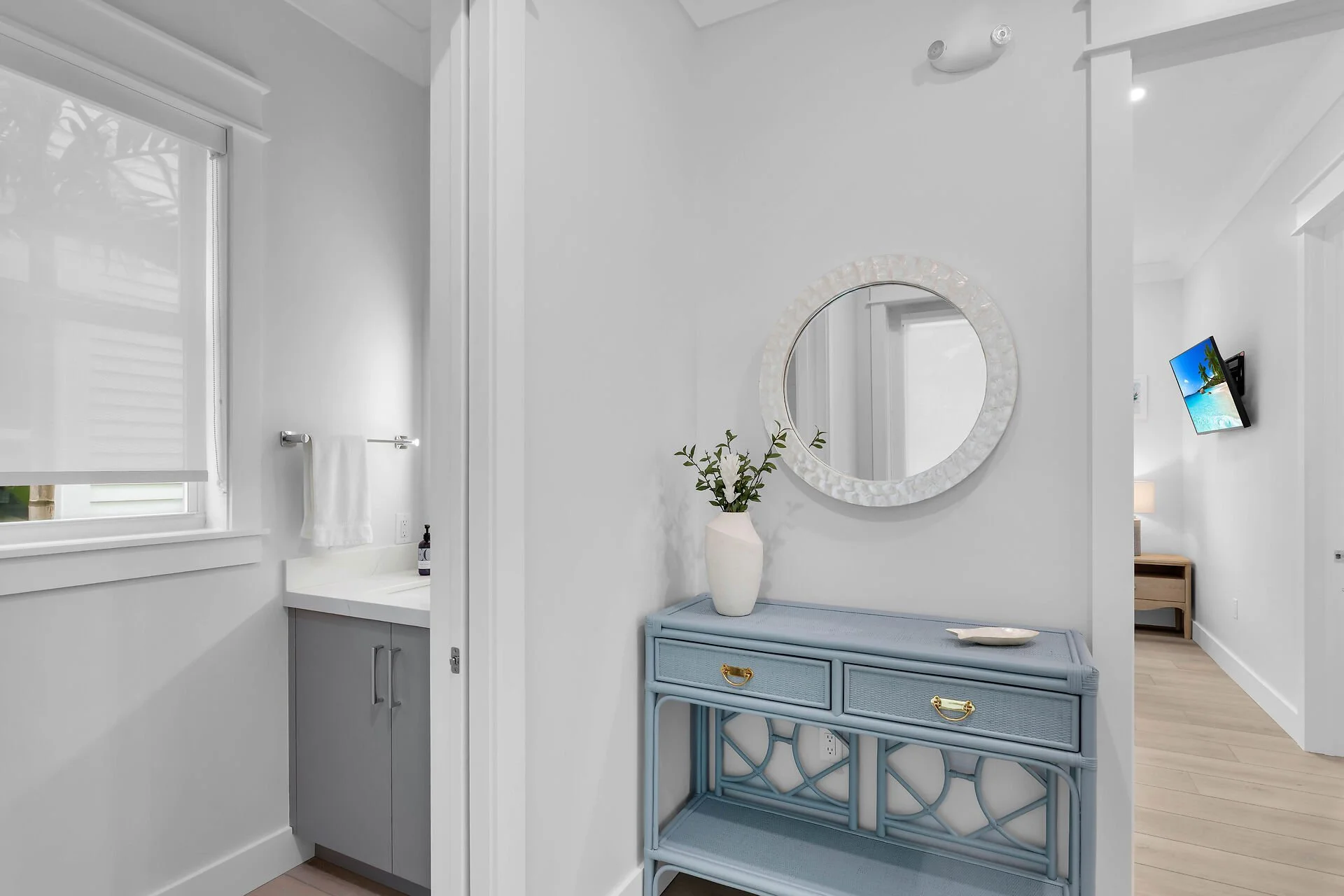 Guest bathroom (ground floor)