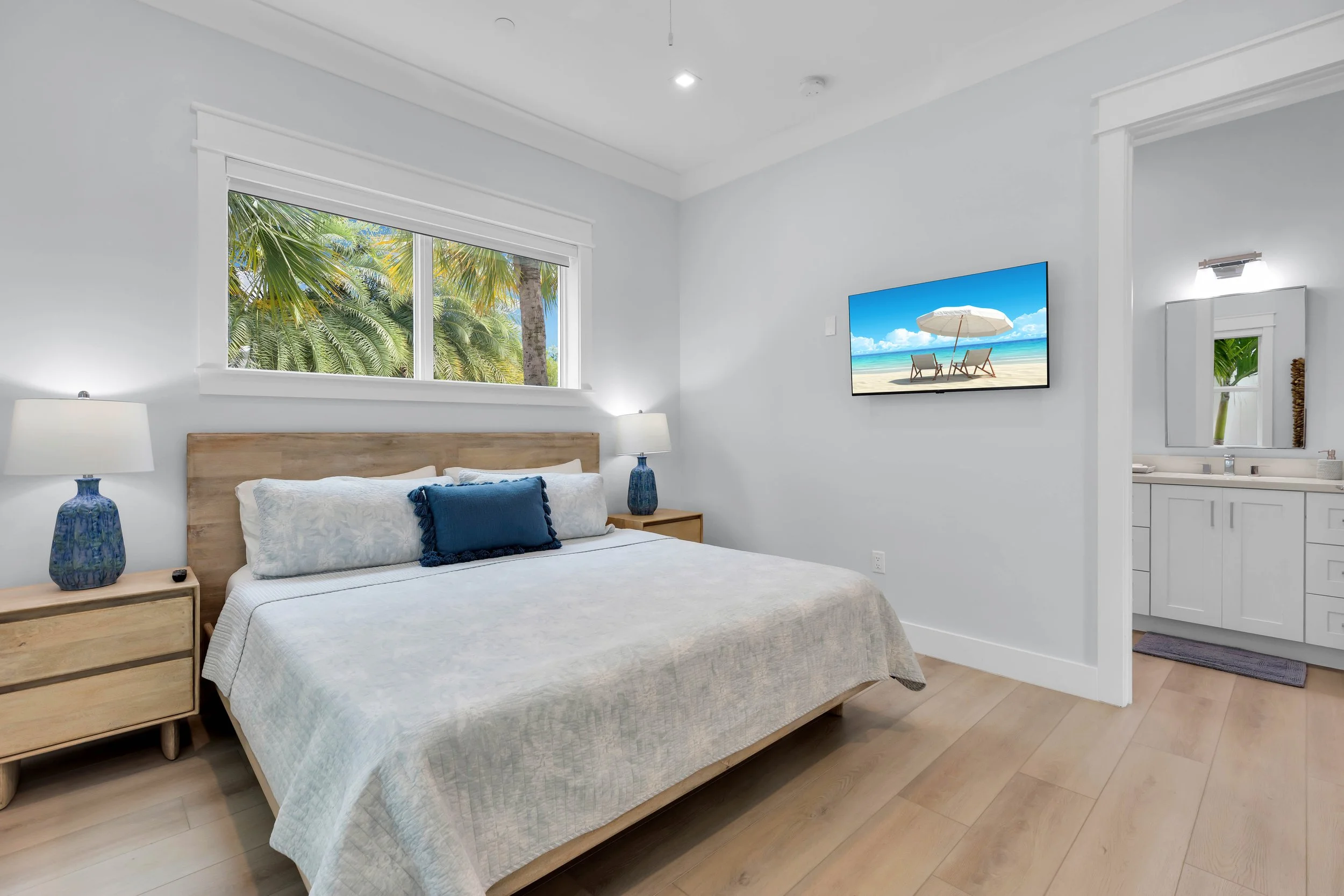 Bedroom 3 (ground floor) - King bed