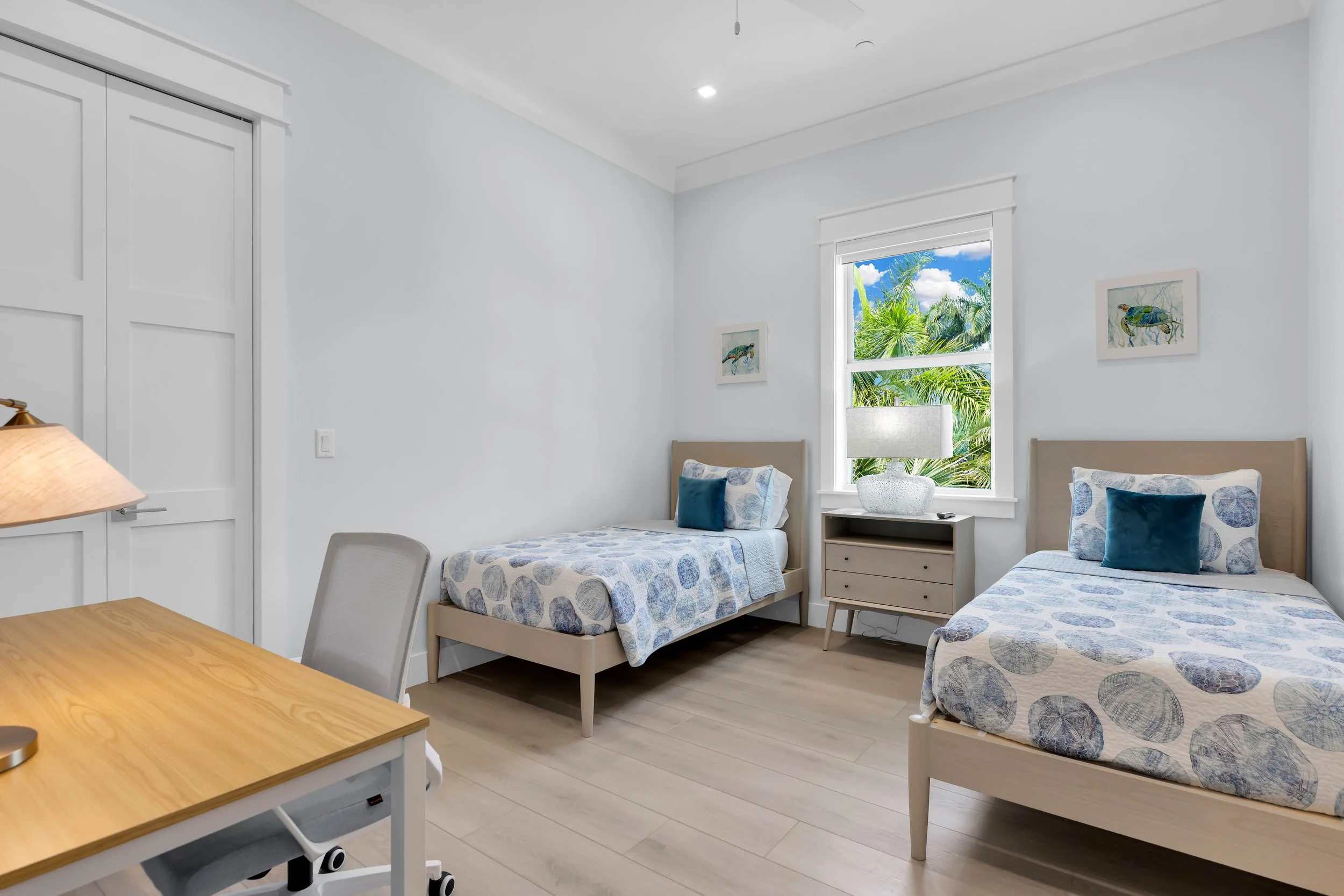 Bedroom 2 (second floor) - 2 single beds