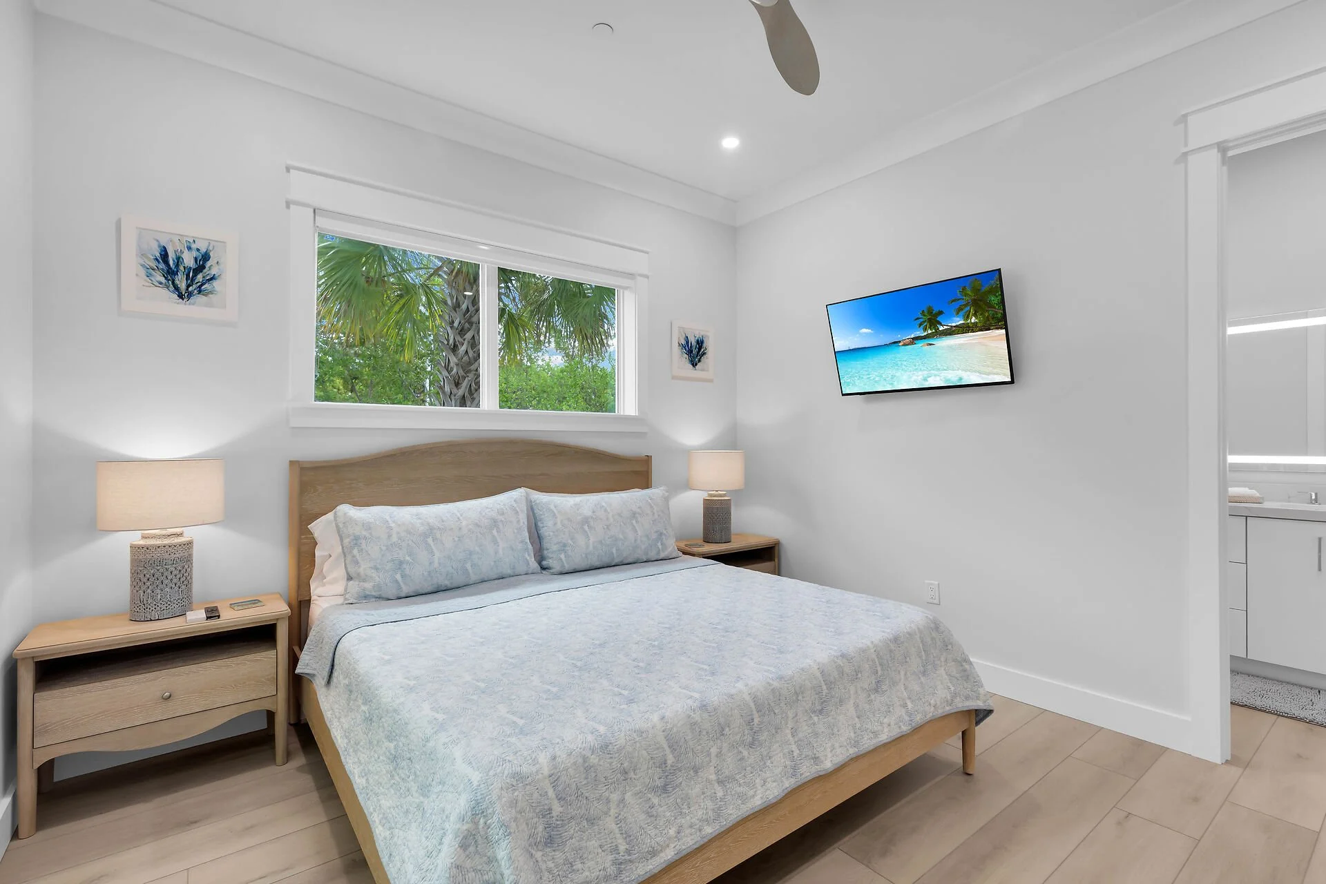Bedroom 3 (ground floor) - Queen bed