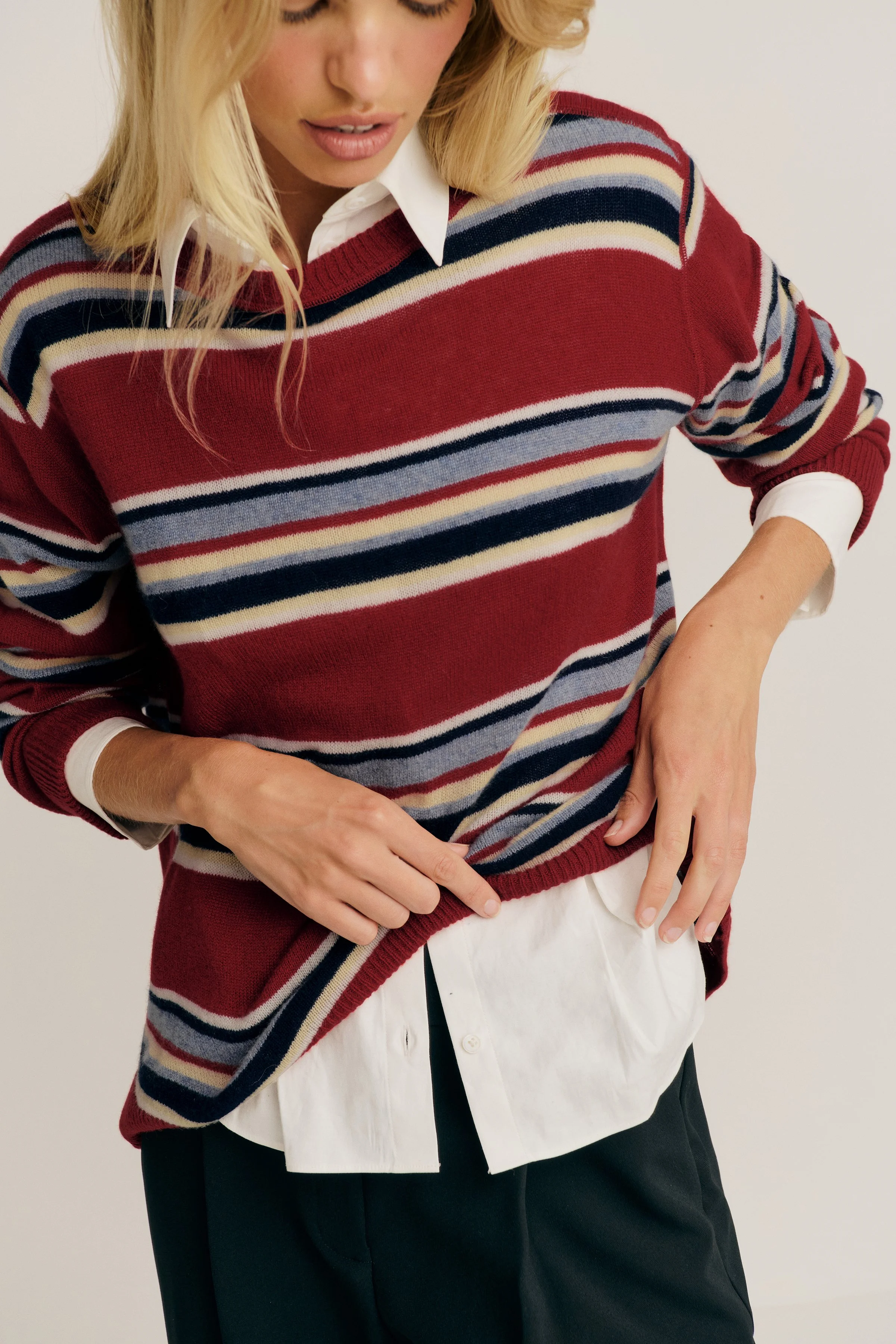 2024_07_30_CASHMERE_BOYFRIEND_SWEATER.1303680.CRIMSON_MULTI_STRIPE_074.jpg
