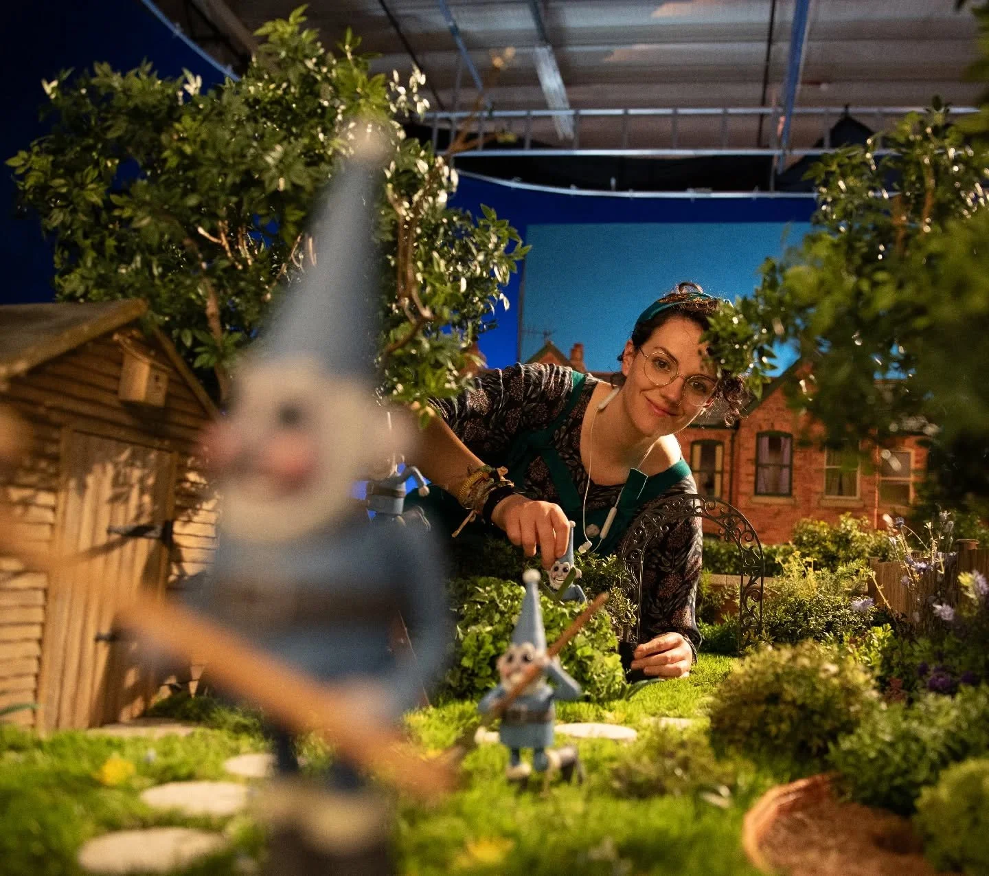 Wallace &amp; Gromit just won 2 BAFTA Awards! 🥳 It was an absolute dream job to animate on this film 🌟 Congrats to the whole crew who worked so hard to bring it to life🙏🏽 Here I'm wrangling the gnomes to life frame by frame at the start of their 