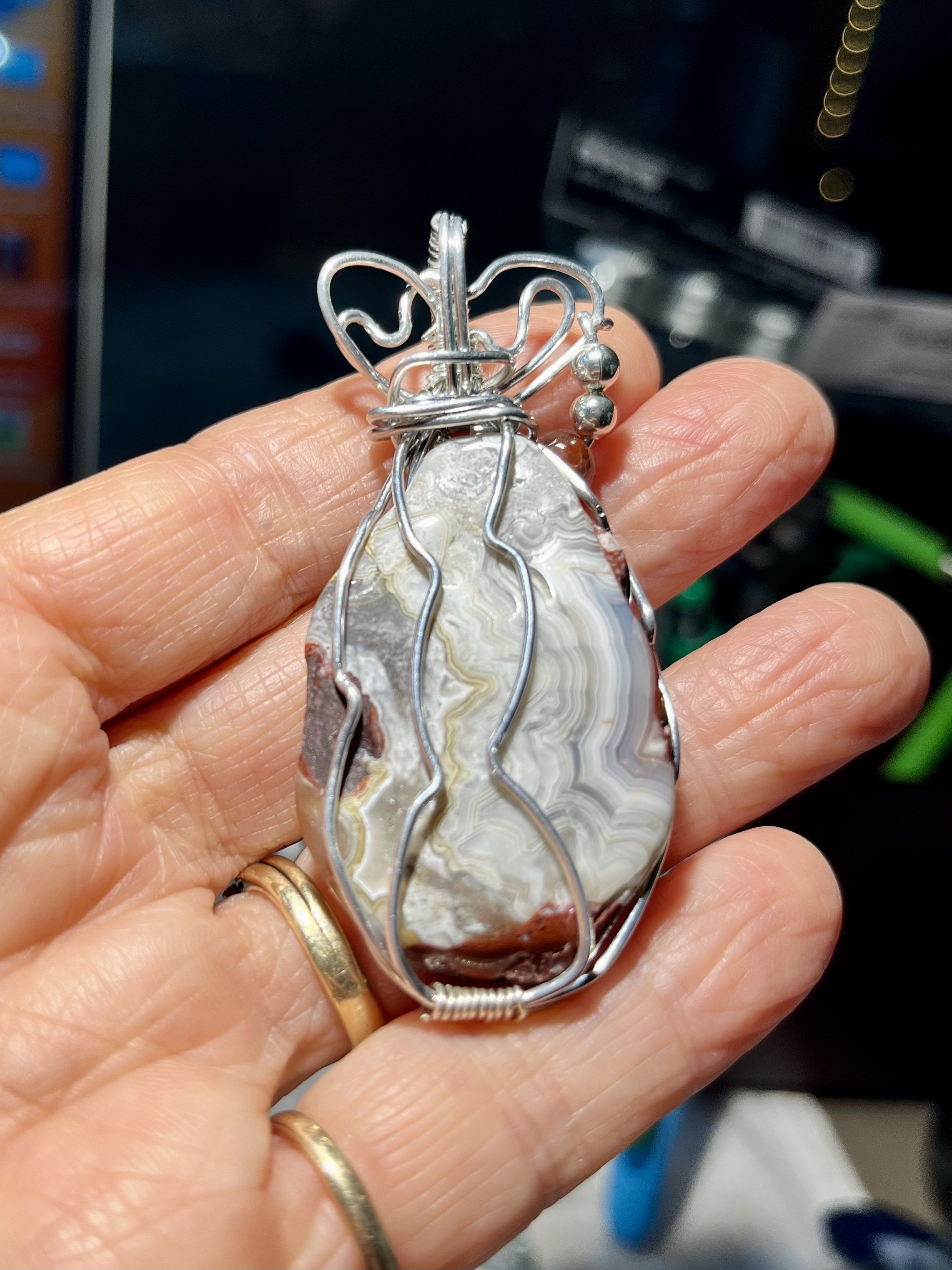 Mexican agate w:silver beads.jpg