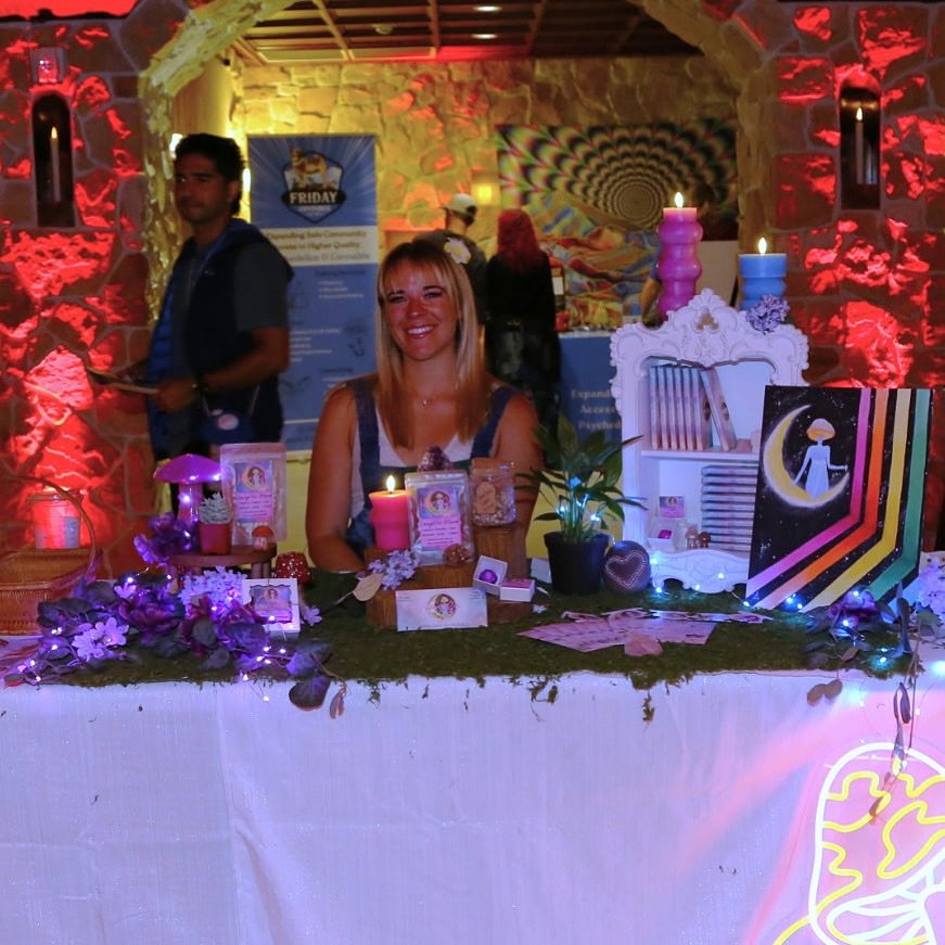 🌿✨ What an absolute honor to share my passion for safe, intentional microdosing at the @shroomskimag event! 💫 Being able to connect with so many curious and open-hearted souls reminded me why I started this journey in the first place—to bring