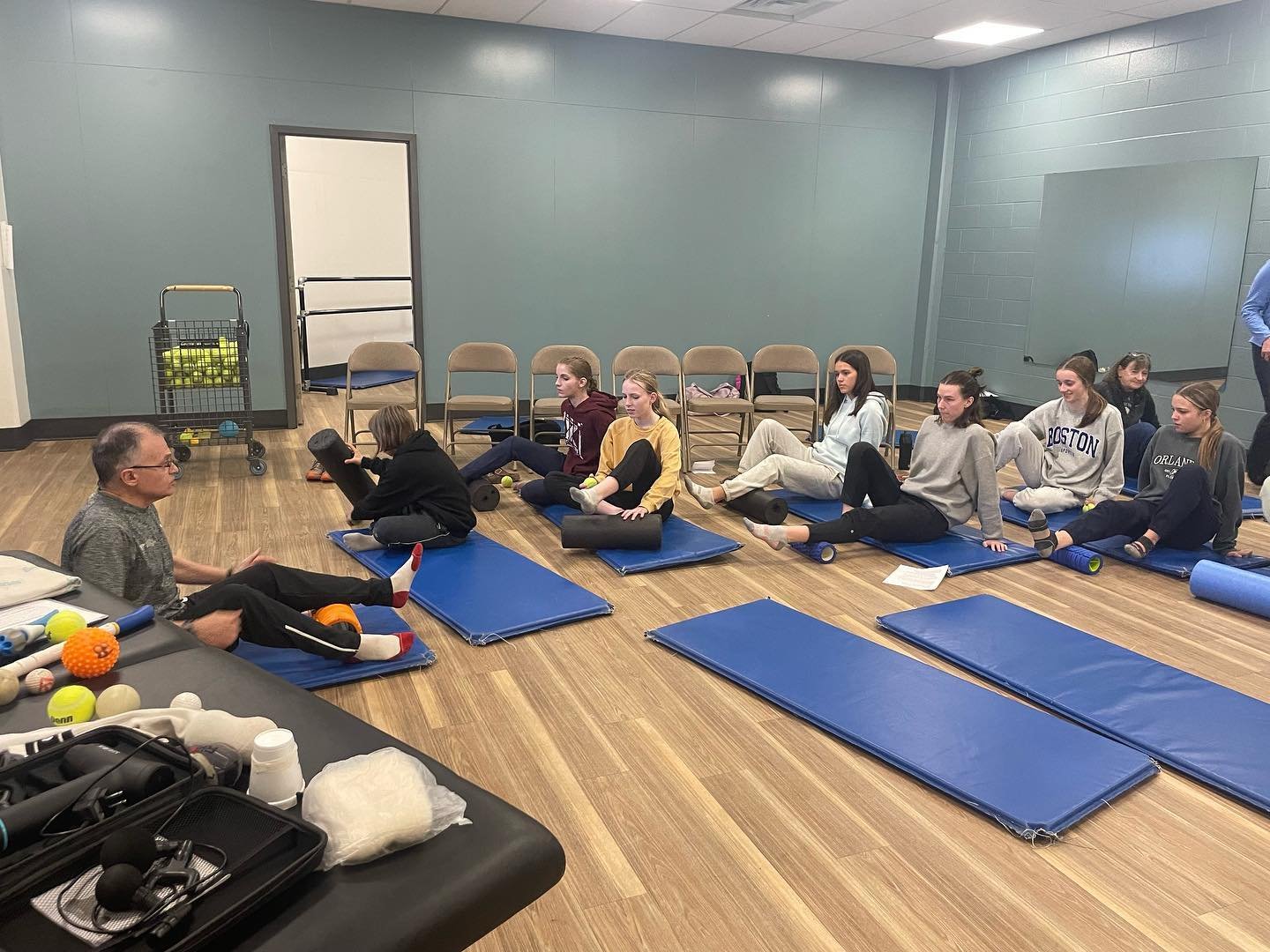 RIVA athletes had the opportunity to participate in a Self Massage for the Athlete session this evening with Al Bodnarchuk. Thank you, Al, for providing our athletes and families with such valuable information tonight! As well, thank you to @saskathl