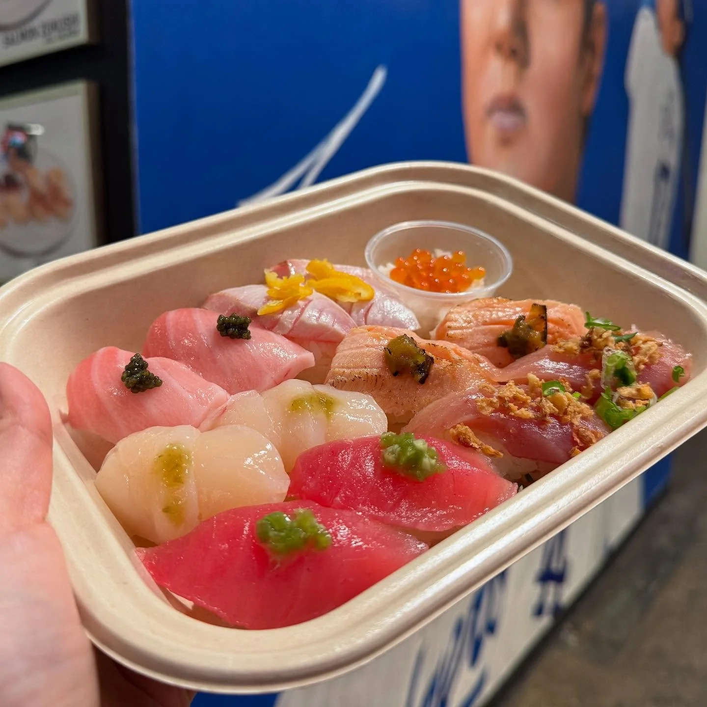 How about OMAKASE for dinner today?🍣✨
📍  Grand Central Market — 317 S Broadway, Los Angeles, CA 90013
#sushi #losangeles #grandcentralmarketla # sushirush