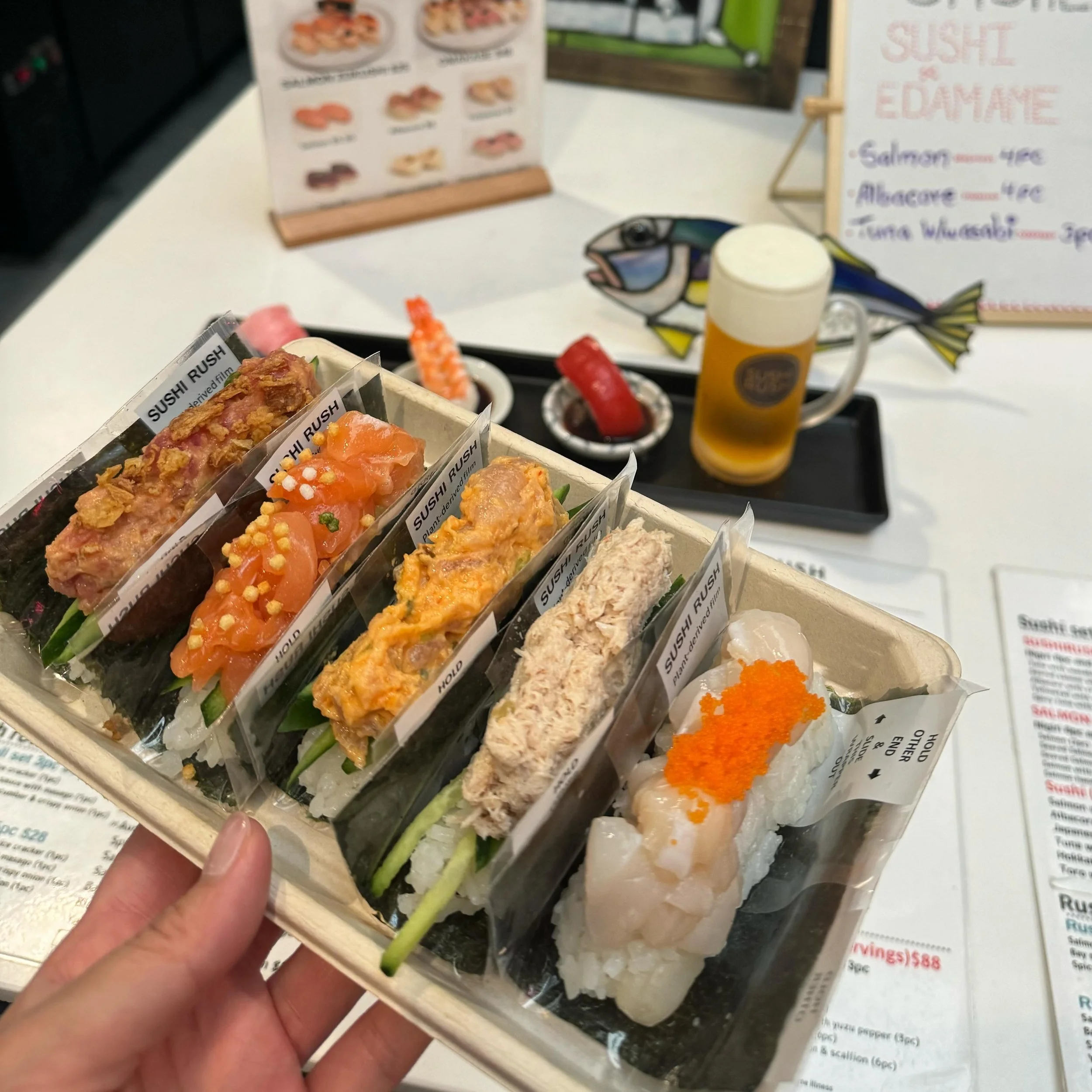 Happy Friday 🫶🍣✨
Rush roll 5pc set 
Spicy tuna with fried crispy onion 
Salmon with rice cracker
Yellowtail with cucumber 
Blue Crab with cucumber 
Bay scallop with masago 
Join us our happy hour🍻🍷🍶🍣
⏰Weekdays 3pm-close
Sapporo draft beer 16o