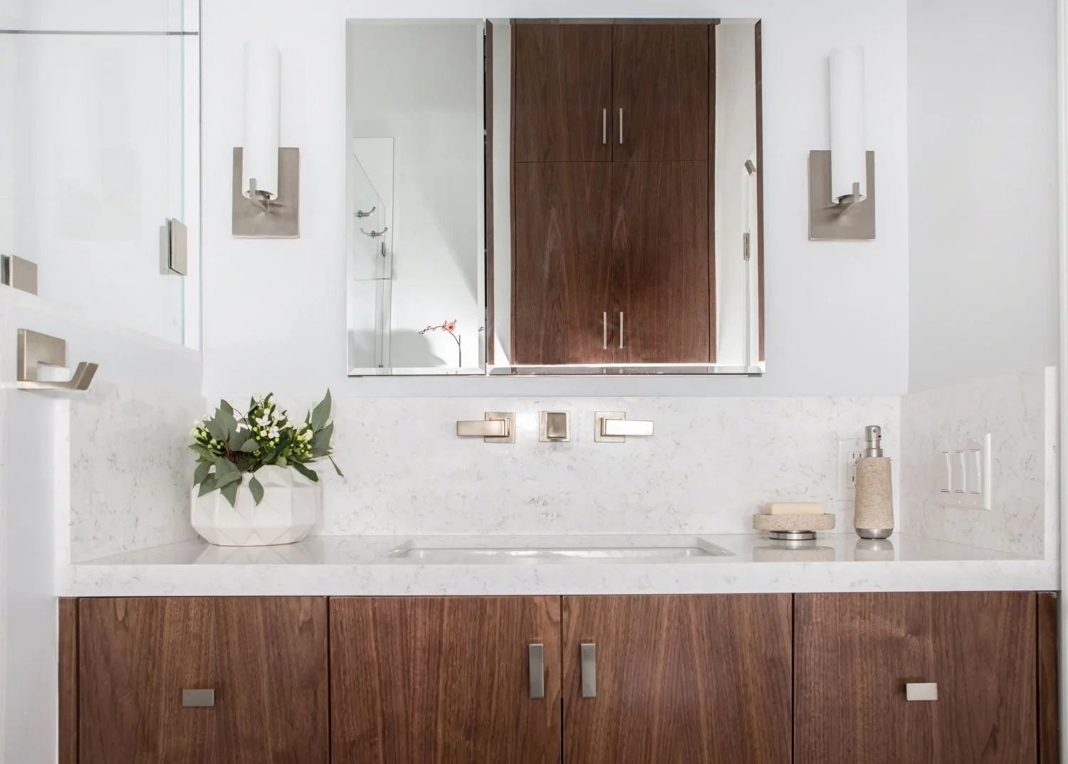Modern Bathroom Design in Simi Valley, CA
