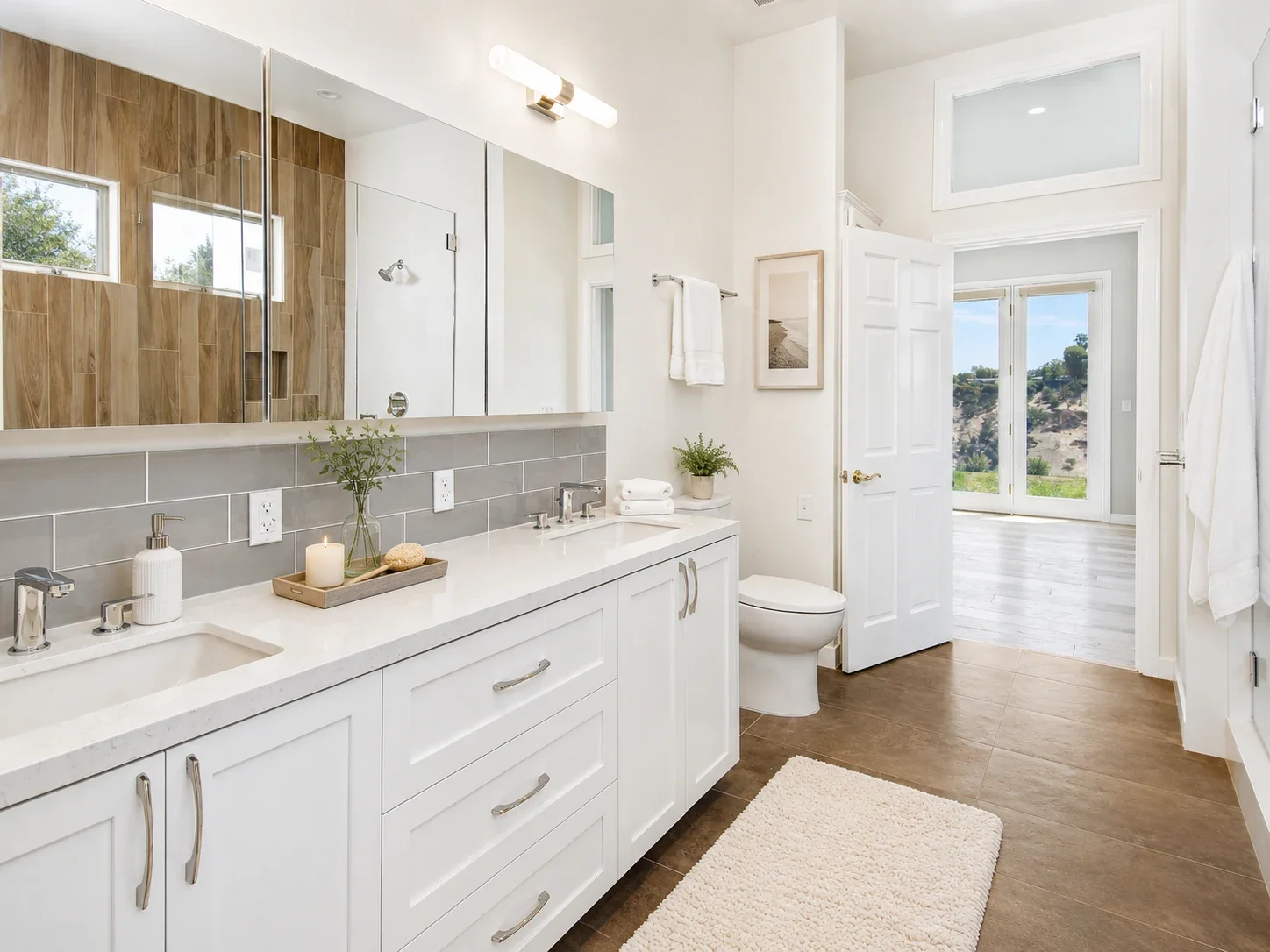 02-bathroom-double-vanity-view-optimized.webp