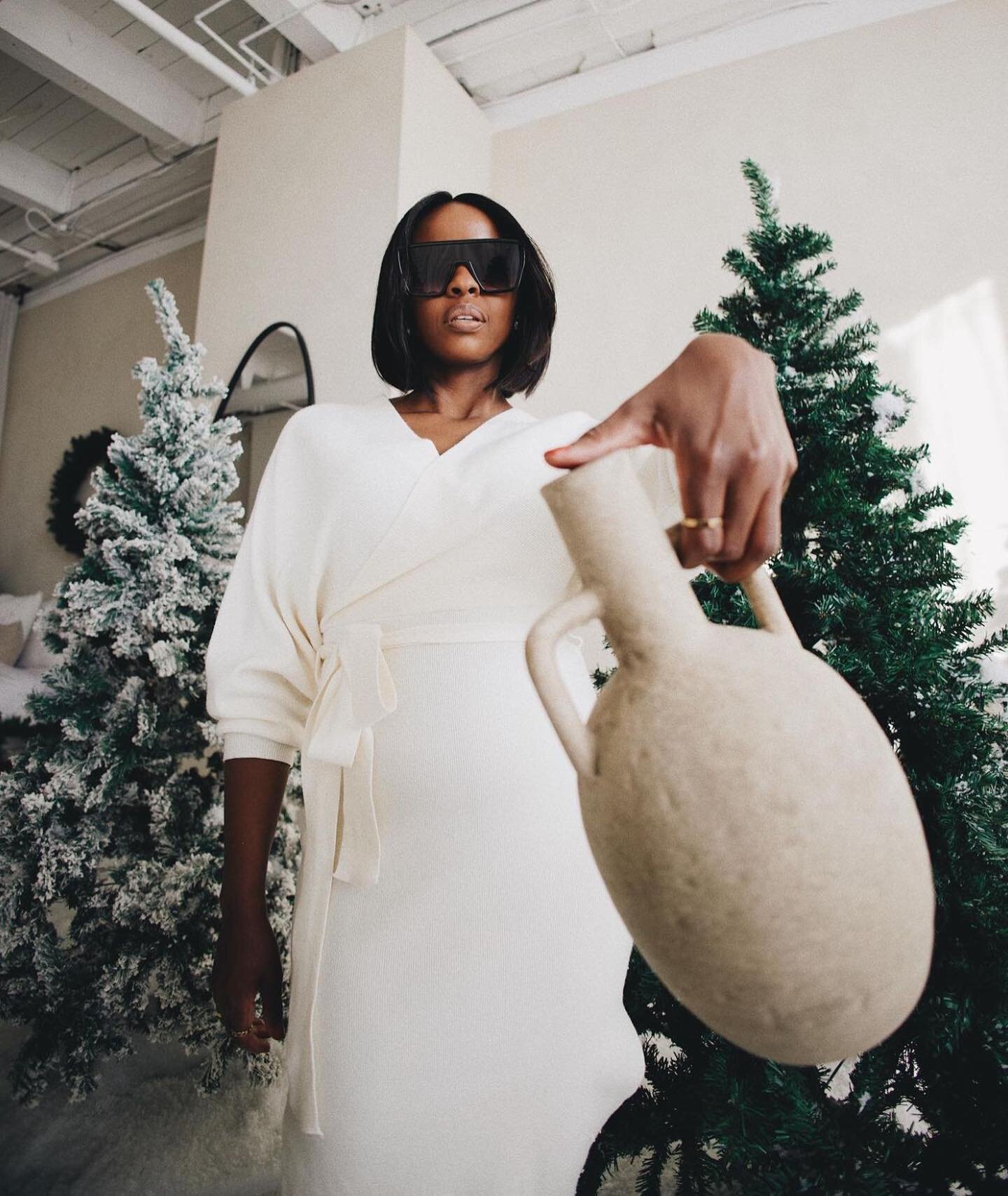 Christmas, but make it iconic ✨ 

@thebrandersbrand for @thelifestyleloft 
model: @bilhakangethe 
photos by @juliadebattistaphoto
