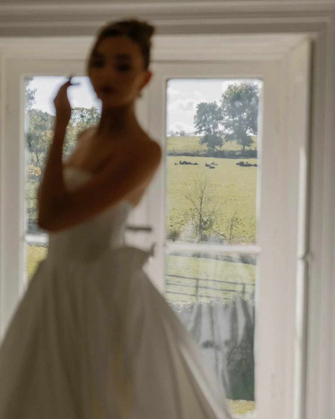 This year, we&rsquo;re bringing the getting ready scene back to our workshop retreat

An integral part of every wedding is the morning of, and this year we&rsquo;re recreating this magical moment at the stunning @theayrshirehotel, featuring both the 