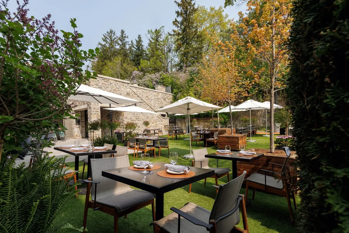 EM PATIO SPRING MY23-10.webp