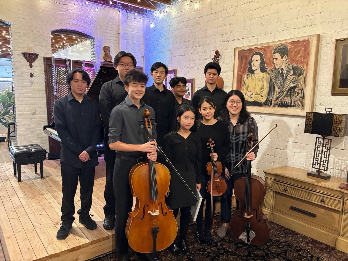 Some pictures from the JCM LA Chamber Music Workshop with Coach Stella Cho @stellacello at Fried Music @fried.music.

JCM offers a wide range of events throughout the season to help students hone their skills and grow as musicians. 😊

#ChamberMusicW