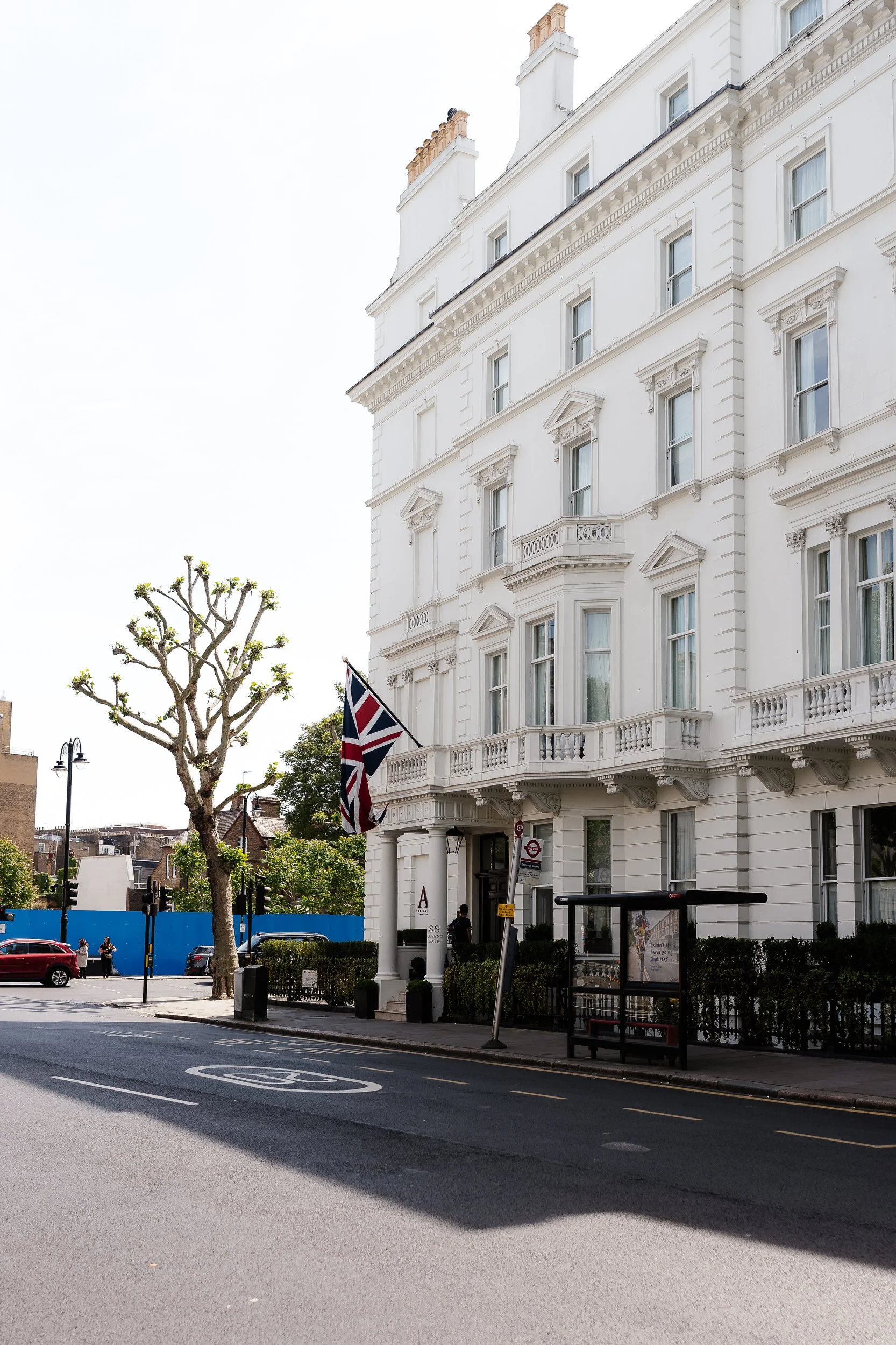 Zoe and Dan - Chelsea Town Hall -1.jpg
