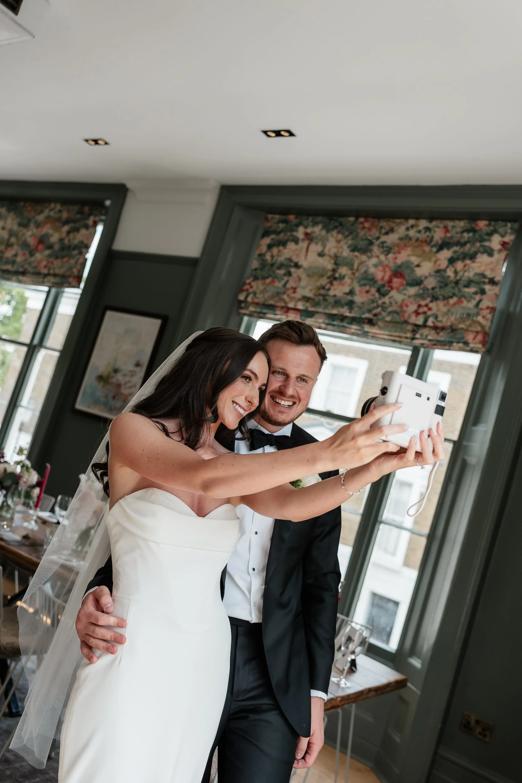 Zoe and Dan - Chelsea Town Hall -202.jpg