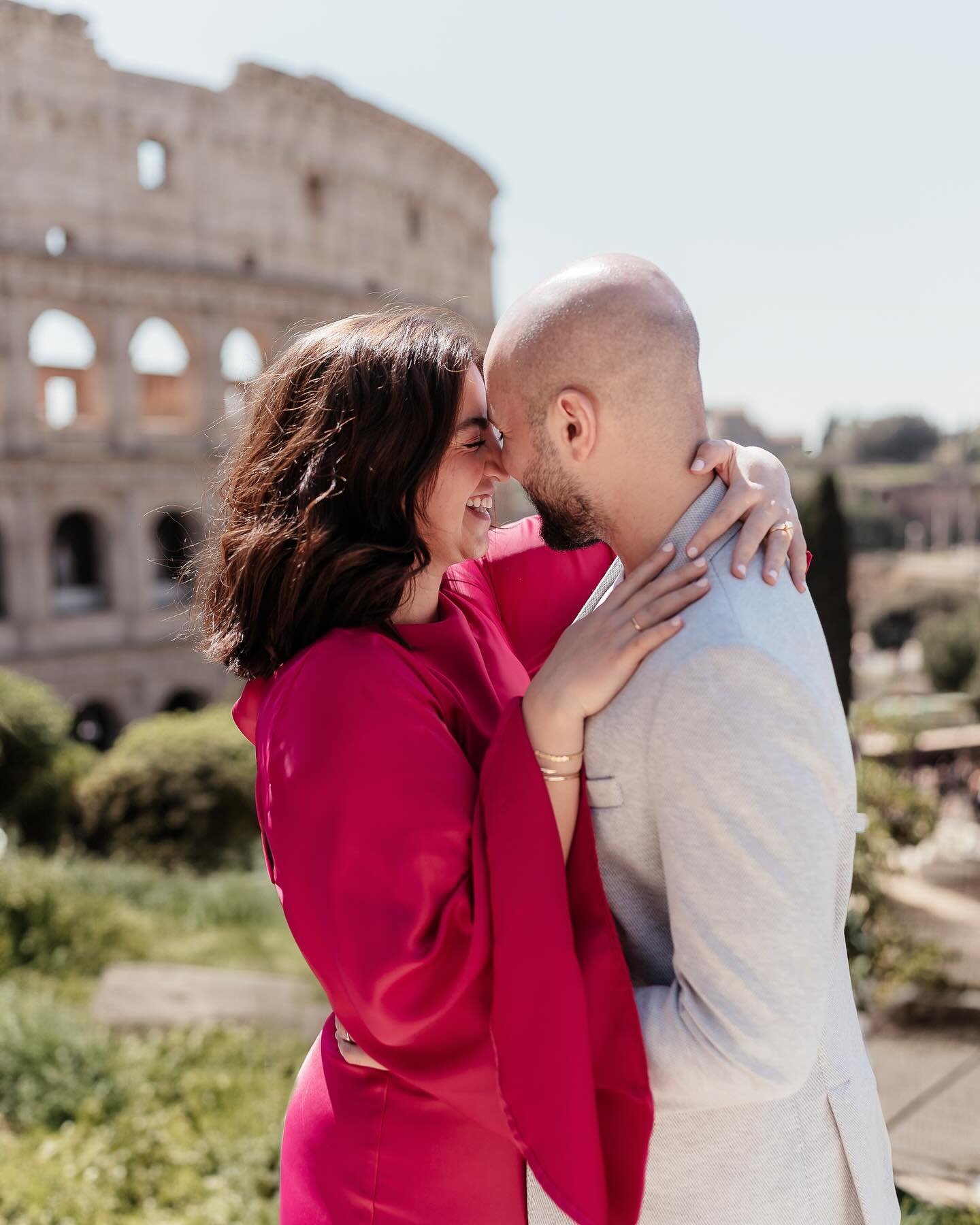 Exploring Rome with Aya and Salim 🇮🇹 

It was the first time in Italy for Aya and Salim, a dream trip they had been planning for ages! A year after they got married, they finally got the chance to go and I was honoured to spend a couple of hours ex