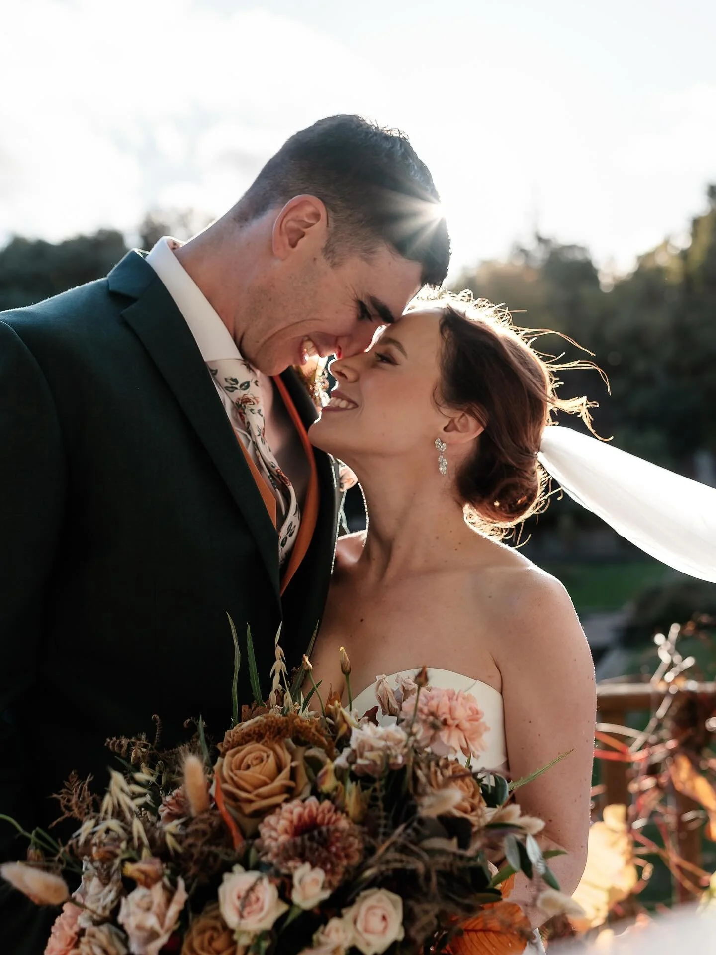 Lauren and Tom at VOEWOOD for the most stunning autumn wedding 🍂 🍁 ✨

Such a beautiful day for this wonderful couple (a little Smidge who was the best posing pup!) The sun was shining, the colours were the absolute best autumnal colours you could d