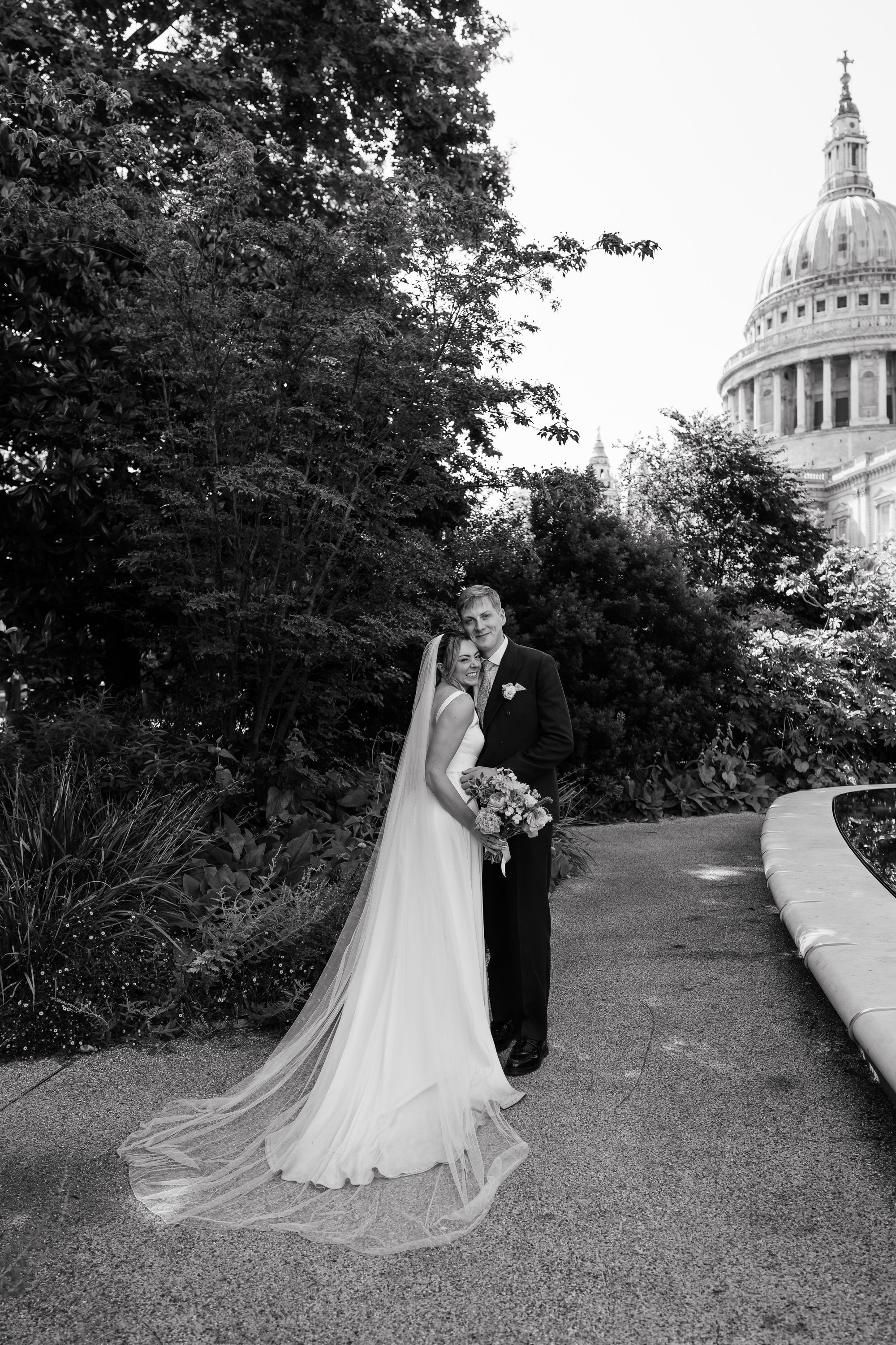 Jaz and Harry - St Pauls Cathedral -45-1.jpg