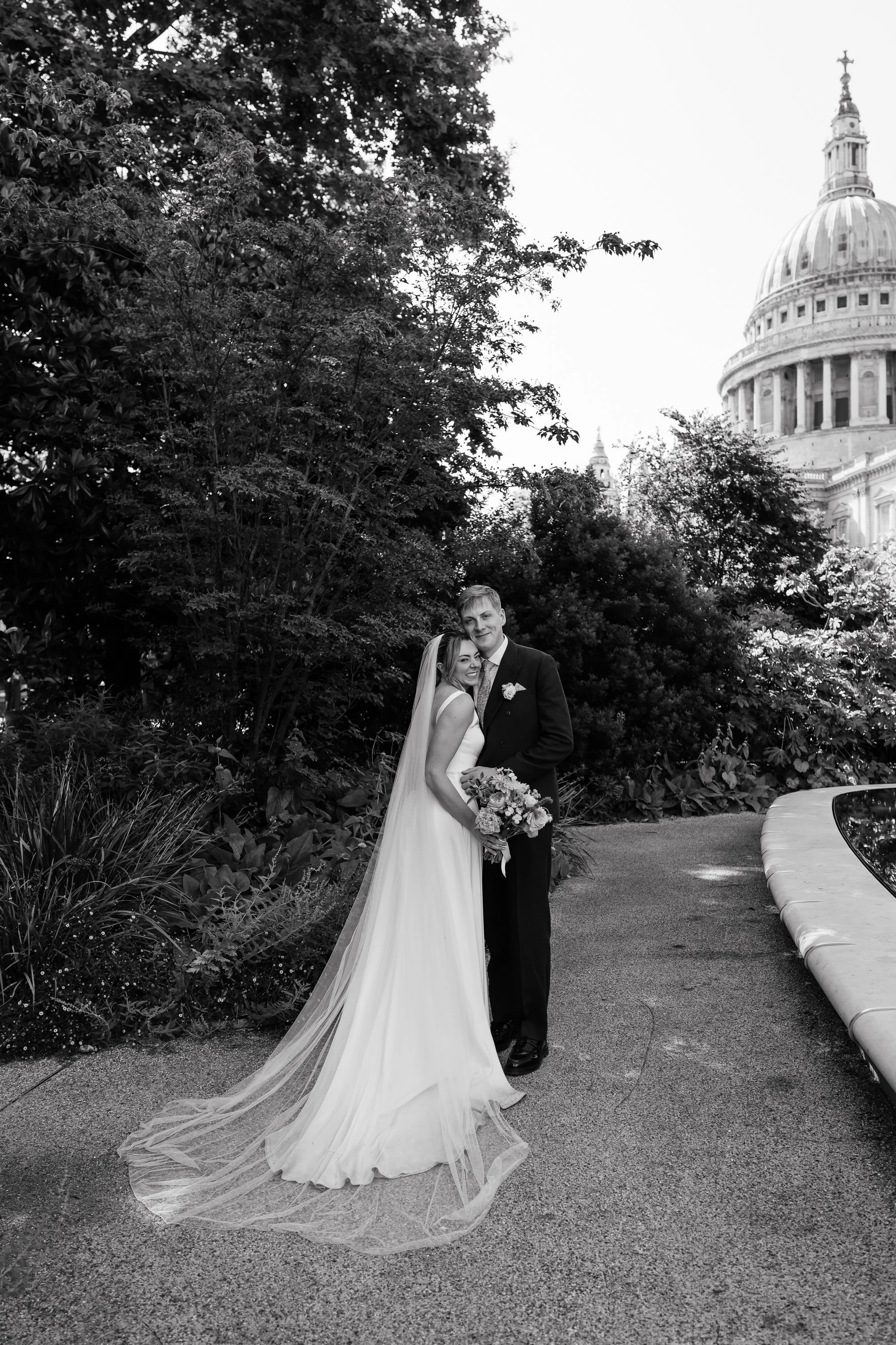 Jaz and Harry - St Pauls Cathedral -45-1.jpg