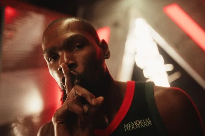 @houstonrockets - All fire Campaign intro 25-26

Dir. @jordansennette 
Producer: @ben.lee.sledge 
DP: 🙋🏻&zwj;♂️
Production design: @eliteedgetv 
Gaffer: @est_cai 
Key Grip: @michael.winland 
Steadi op: @kc_kentuckyjokes 
1st AC: @ryanlin15 
2nd: @k